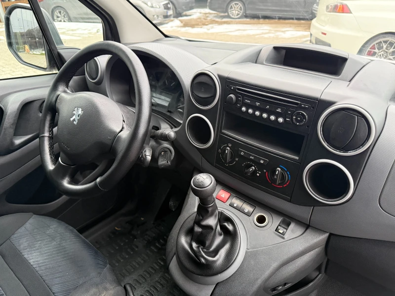 Peugeot Partner 1.6HDI Климатик , снимка 9 - Автомобили и джипове - 53191322