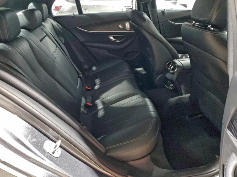 Mercedes-Benz E 300 AMG* 4matic* 98k km* Подгрев* м.Точки* Камера* , снимка 10 - Автомобили и джипове - 53214704