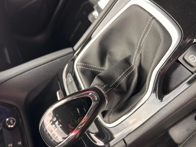 Opel Insignia, снимка 5 - Автомобили и джипове - 54985074