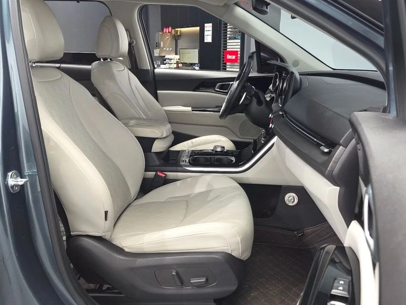 Kia Carnival 2.2 Automatic, снимка 7 - Автомобили и джипове - 55476964