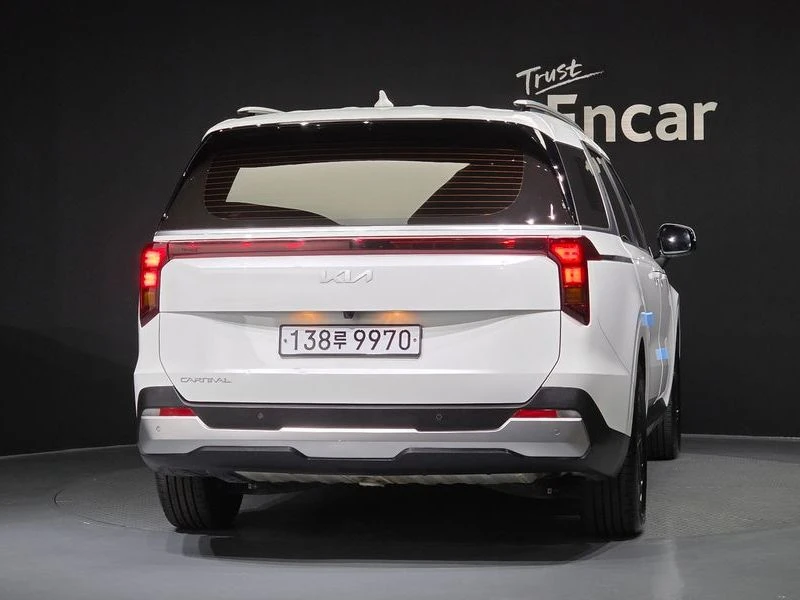 Kia Carnival 2.2 202 hp Automatic, снимка 4 - Автомобили и джипове - 55477181