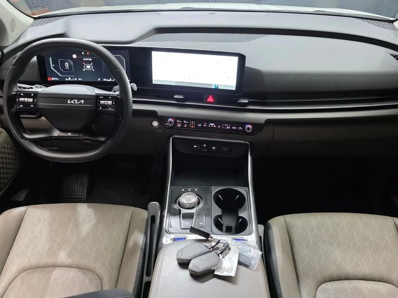Kia Carnival 2.2 202 hp Automatic, снимка 10 - Автомобили и джипове - 55477181