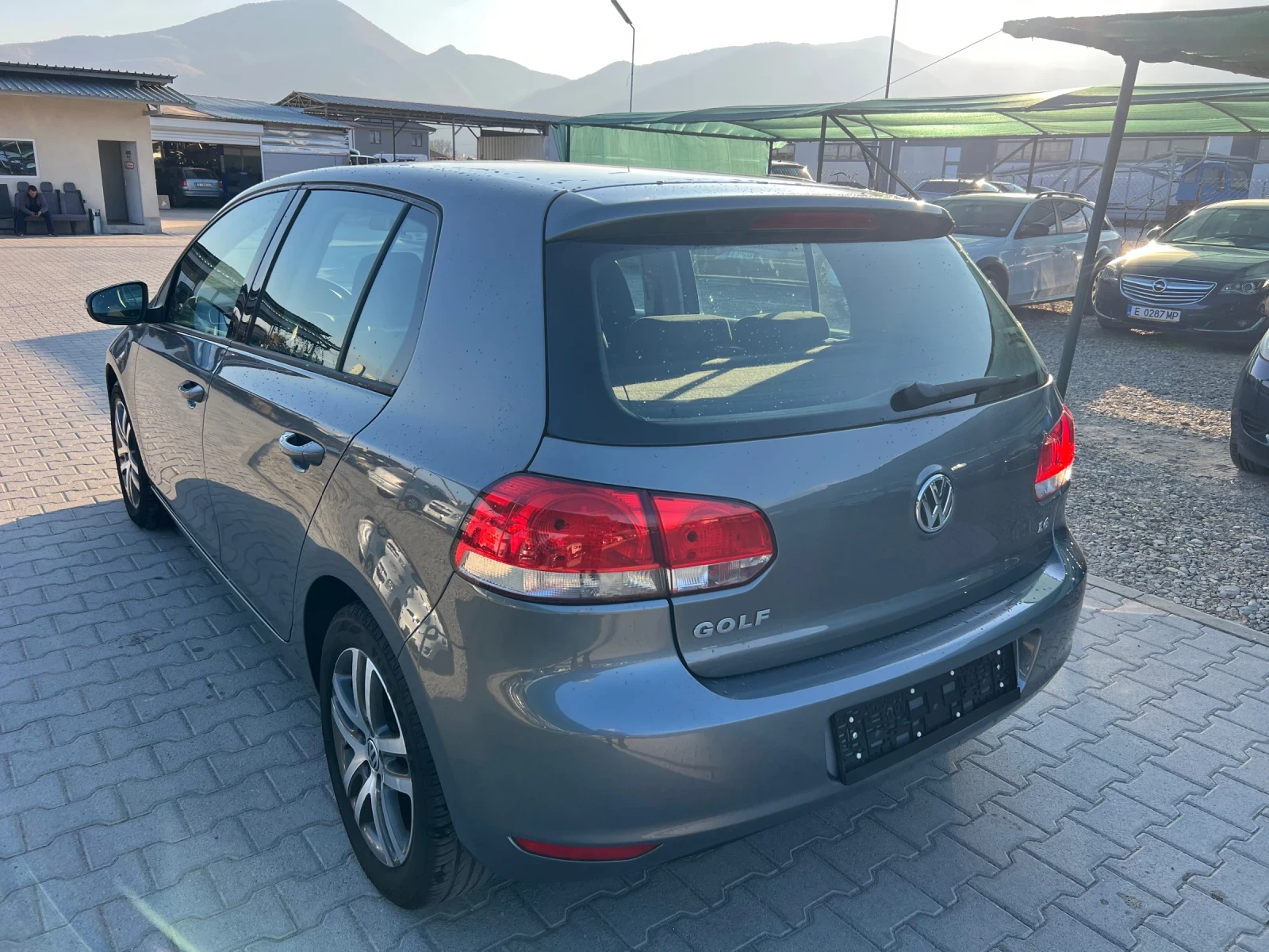 VW Golf 1.6i 102k 168000km Лизинг - изображение 4