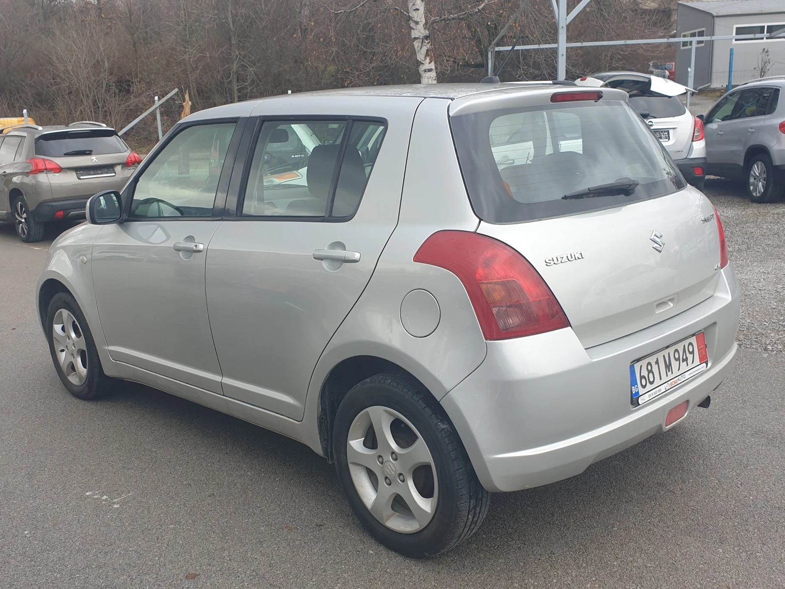 Suzuki Swift 1.3i* 4x4* Klimatik* 5ВРАТИ  - изображение 6