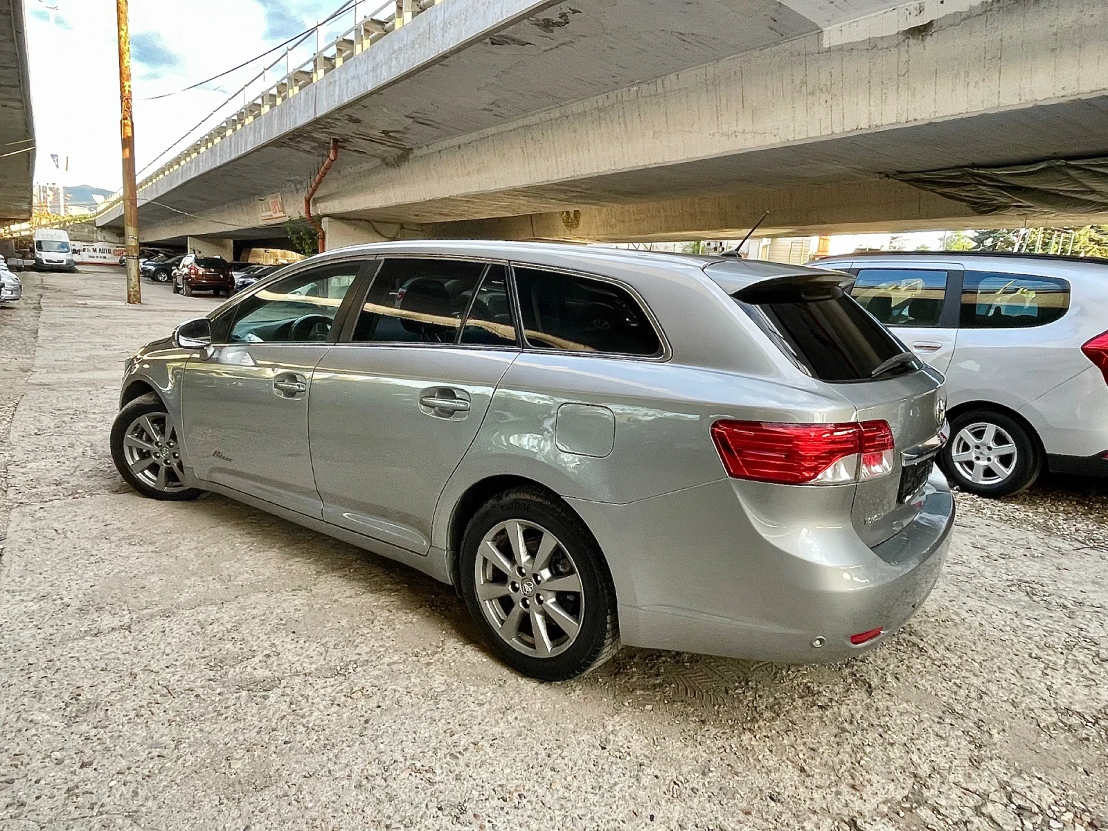 Toyota Avensis 2.0 d4d ПАНОРАМА ФУЛЛ - изображение 6