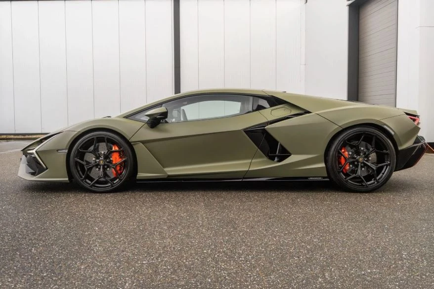 Lamborghini Revuelto 6.5 V12 - изображение 5