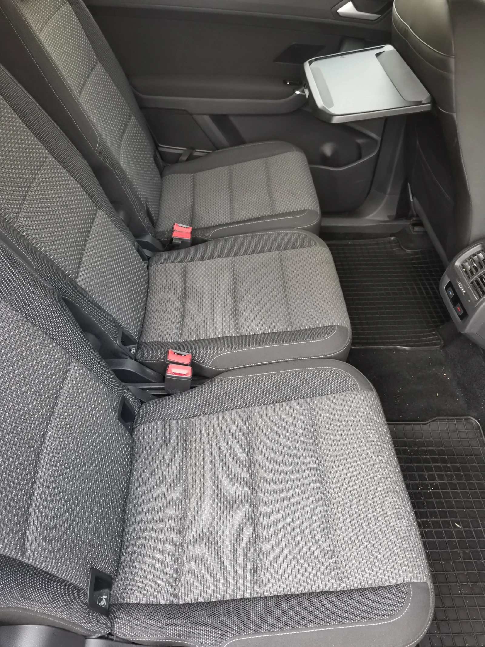 VW Touran  TDI | Mobile.bg — изображение 12