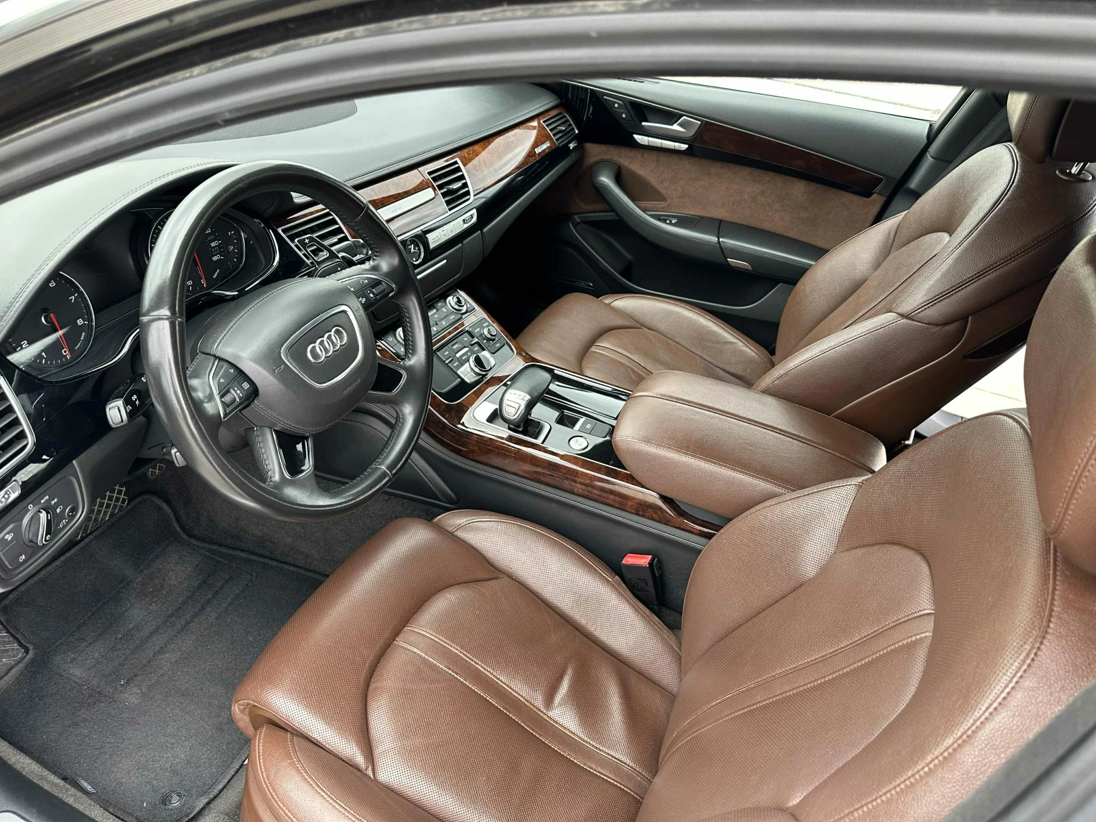 Audi A8 Long S8  - изображение 7