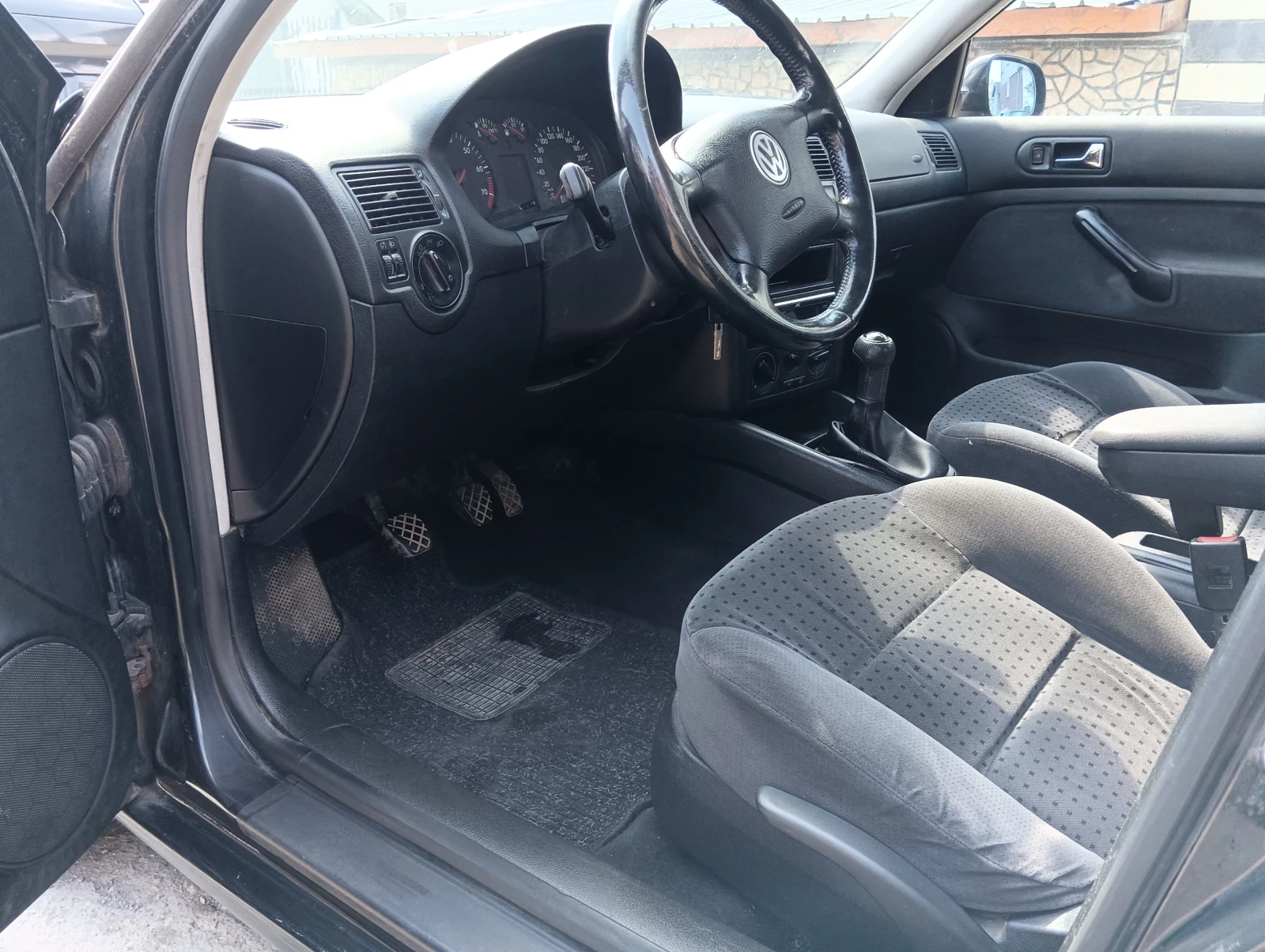 VW Golf 1.6 за части - изображение 2