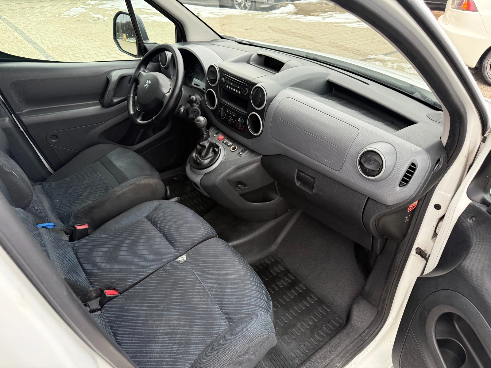 Peugeot Partner 1.6HDI Климатик  - изображение 8