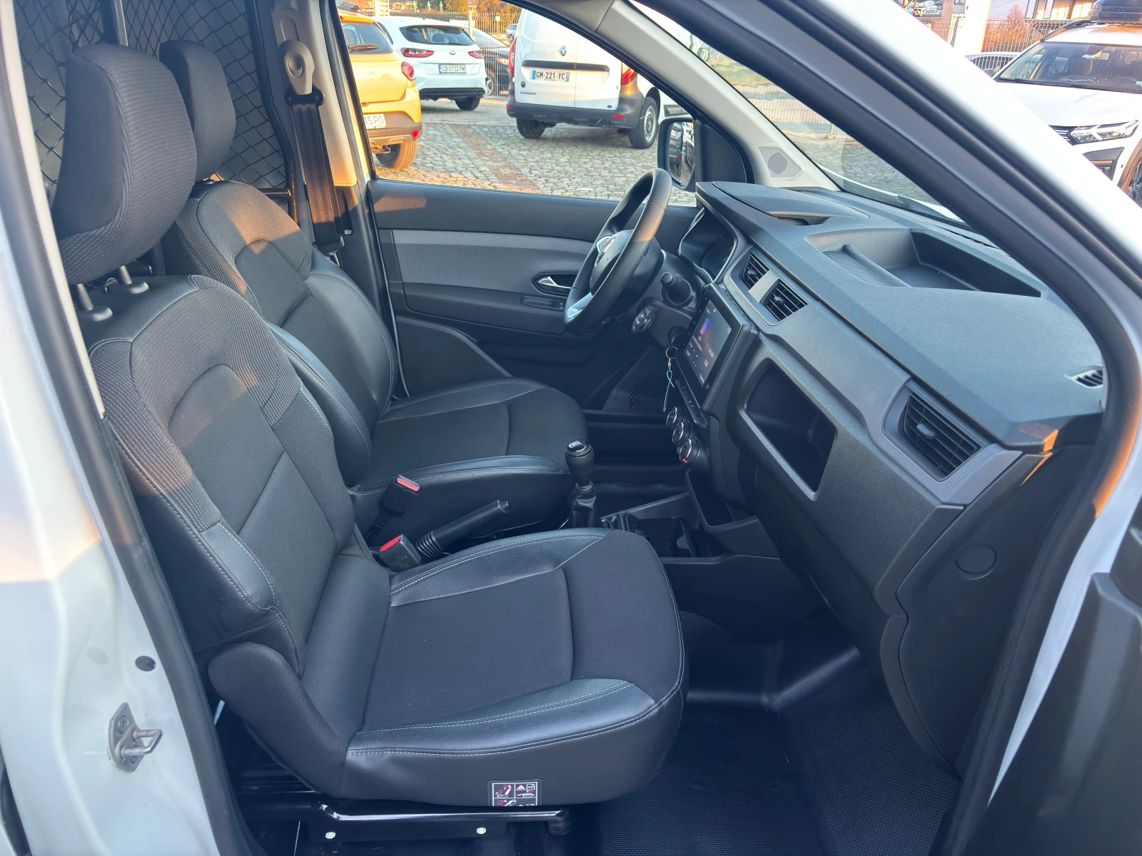 Renault Express 1, 5 Blue dCi 75 hp BVM6 | Mobile.bg � ����������� 12