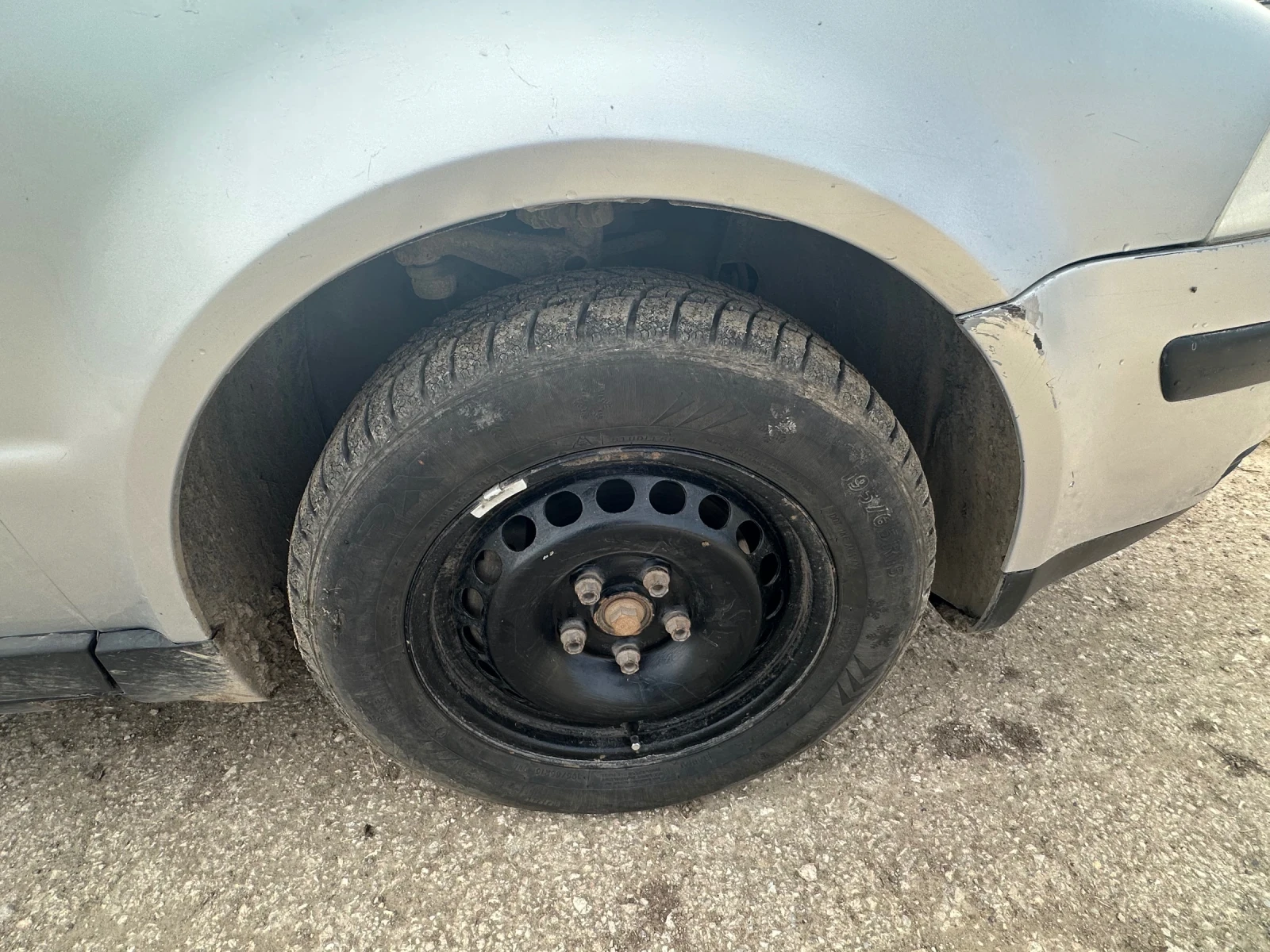 VW Passat 1.9 TDI, снимка 5 - Автомобили и джипове - 53754193