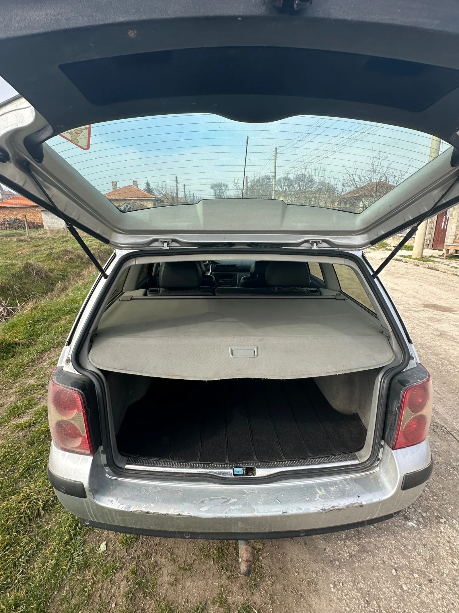 VW Passat 1.9 TDI, снимка 14 - Автомобили и джипове - 53754193