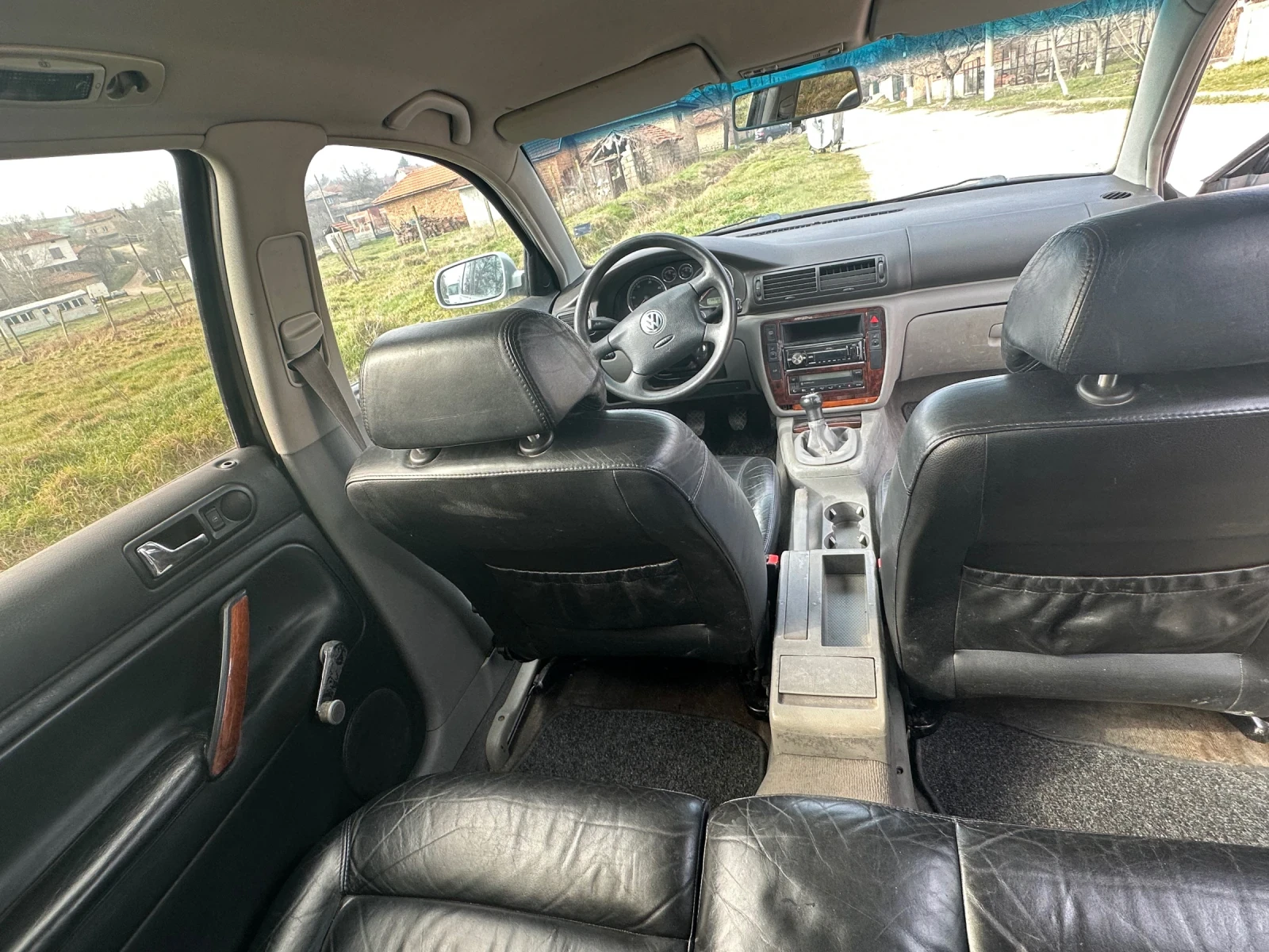 VW Passat 1.9 TDI, снимка 12 - Автомобили и джипове - 53754193