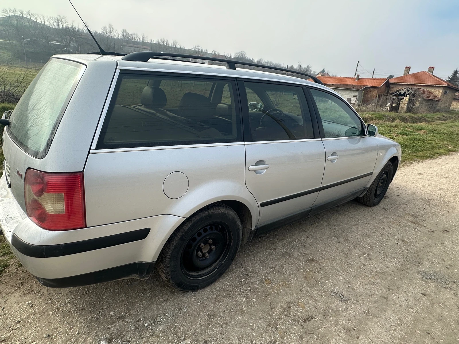 VW Passat 1.9 TDI, снимка 3 - Автомобили и джипове - 53754193