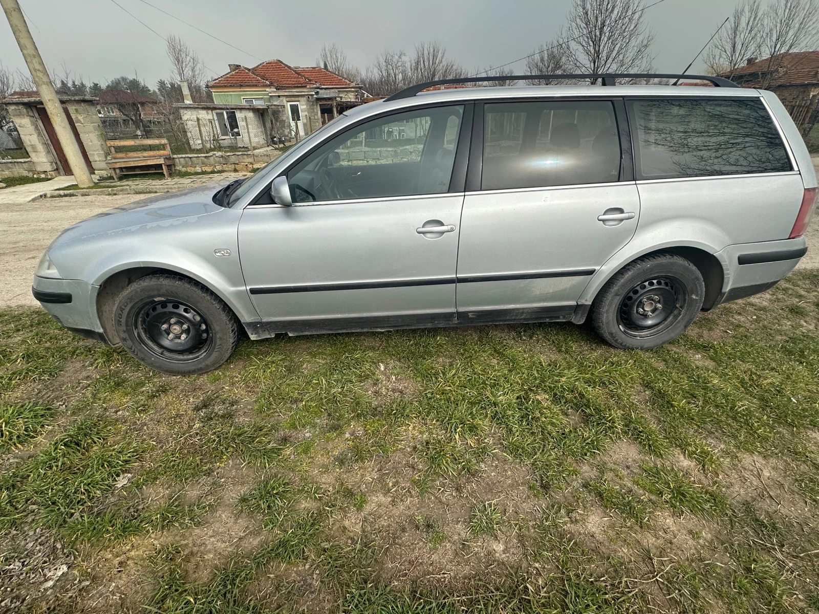 VW Passat 1.9 TDI, снимка 4 - Автомобили и джипове - 53754193