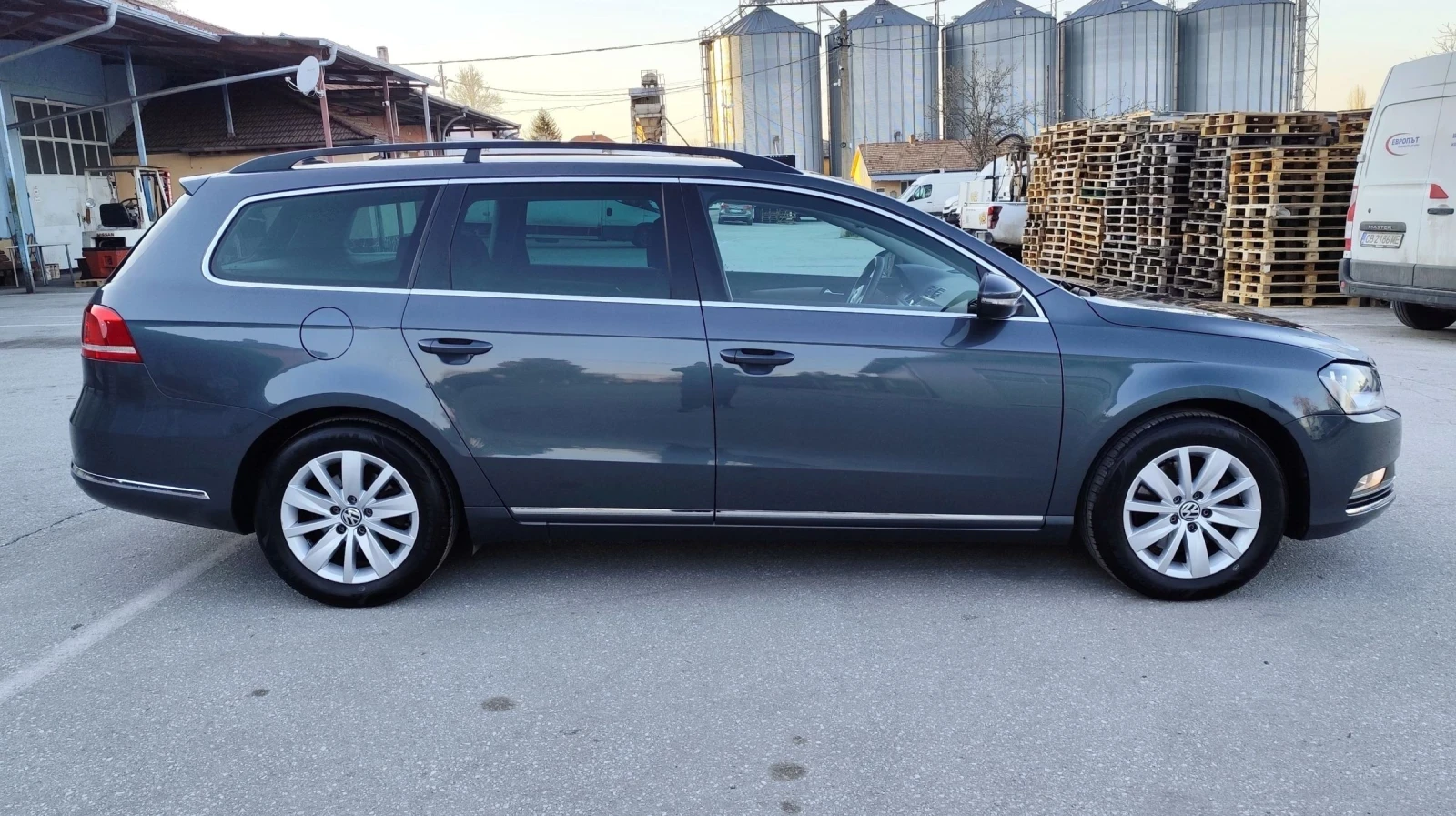VW Passat 2.0TDI-140кс.-6ск.-NAVI-ПОДГРЯВАНЕ-EU-5, снимка 7 - Автомобили и джипове - 54115396