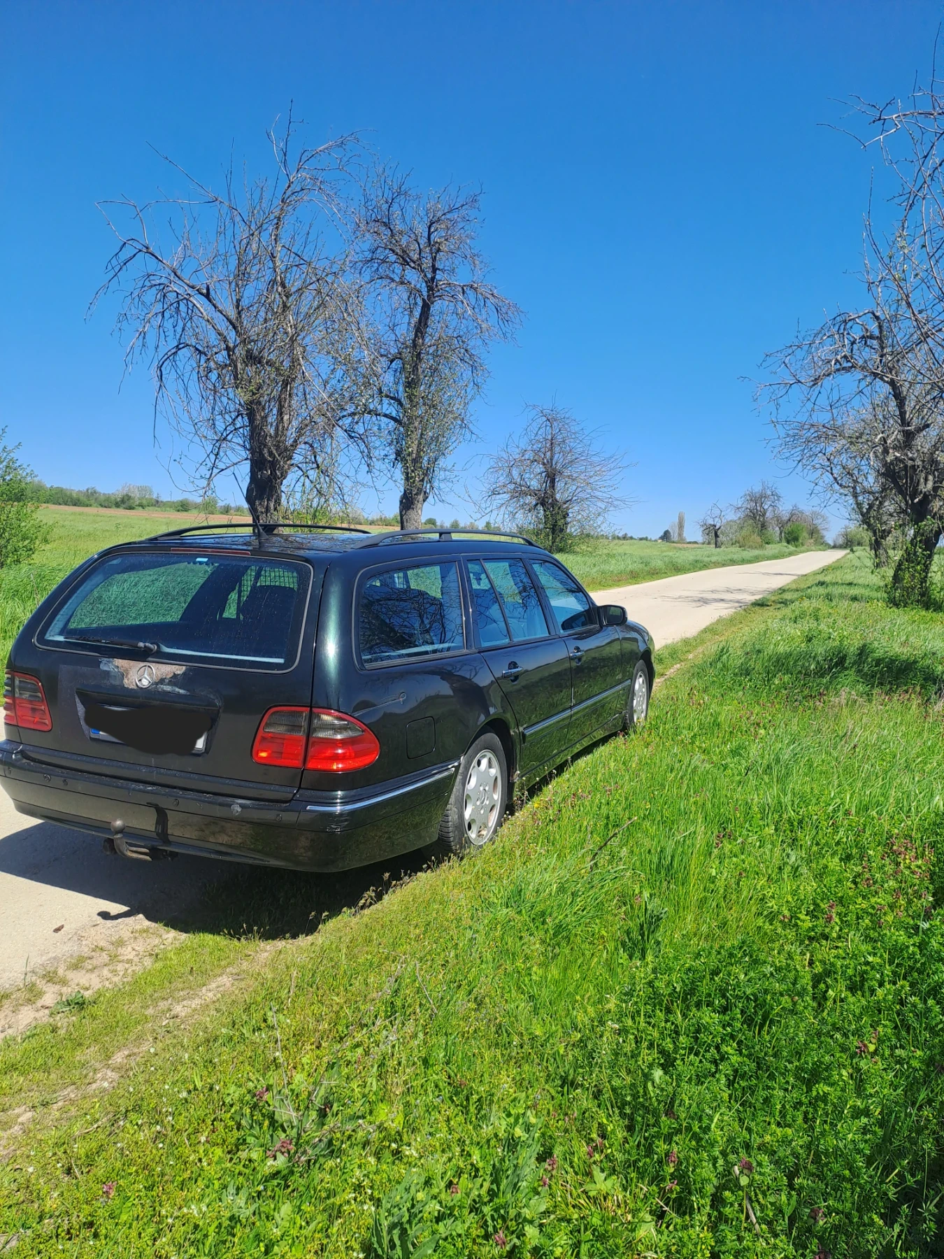 Mercedes-Benz E 220, снимка 3 - Автомобили и джипове - 54668142
