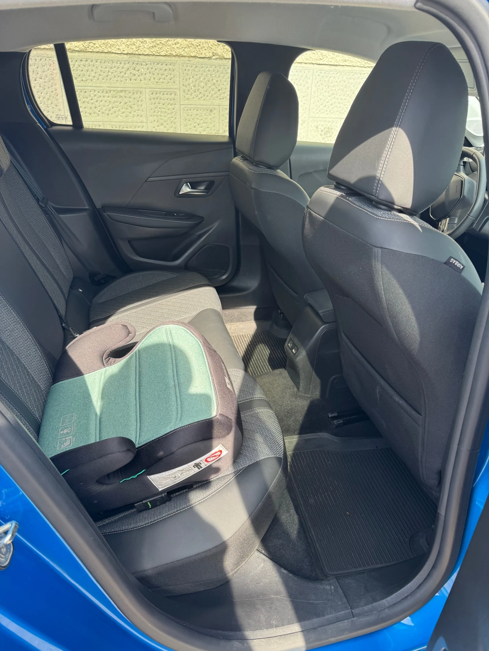 Peugeot 208 ALLURE, снимка 6 - Автомобили и джипове - 54306678