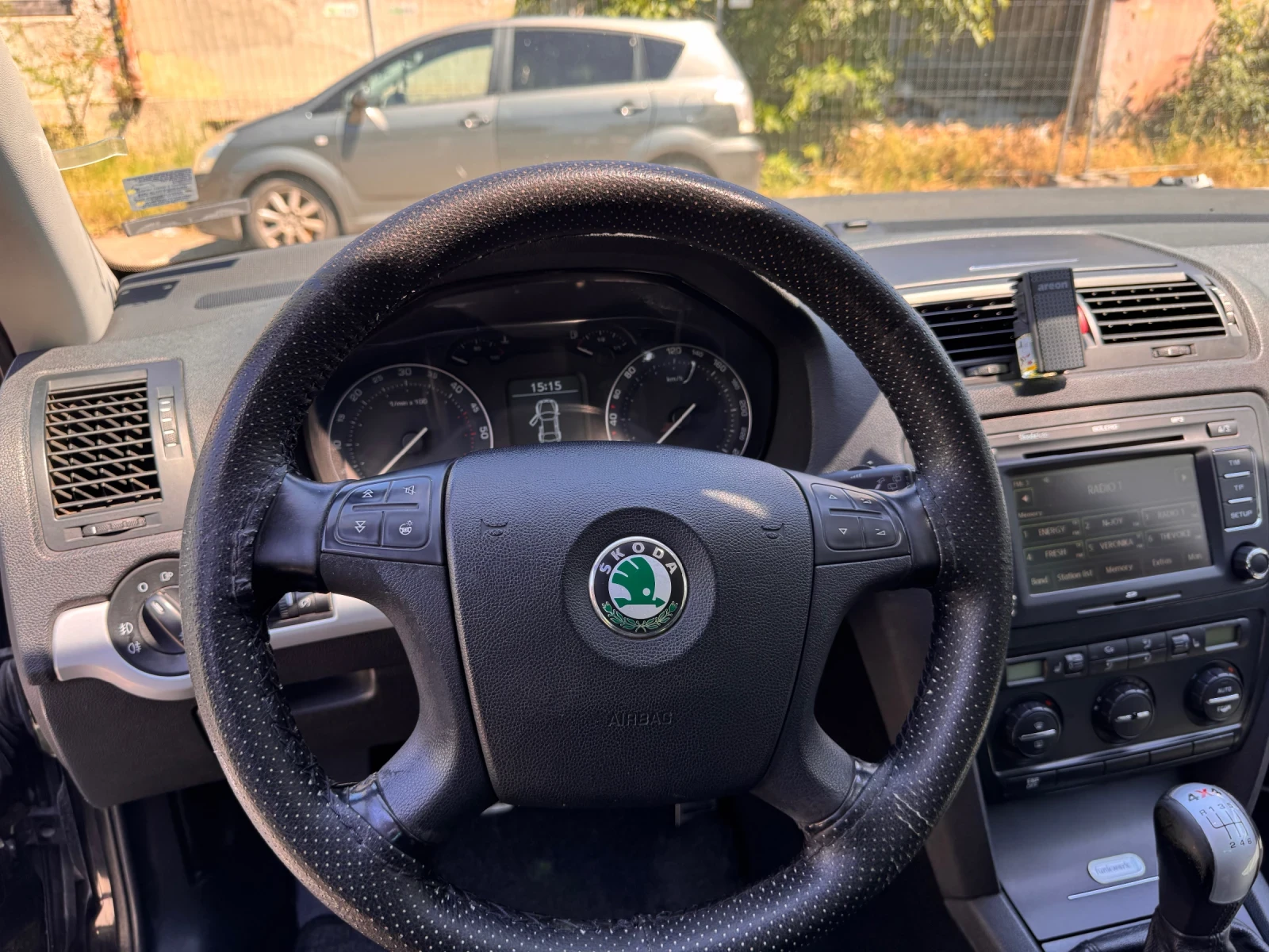 Skoda Octavia Scout, снимка 11 - Автомобили и джипове - 54875319