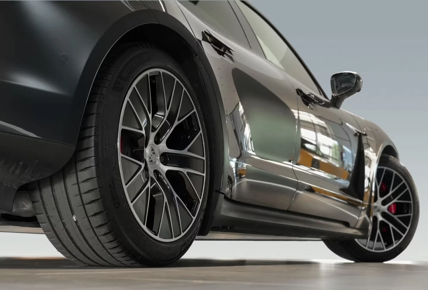 Porsche Taycan 4S / BOSE / PANO / 360 / MATRIX / SPORT CHRONO , снимка 6 - Автомобили и джипове - 55097263