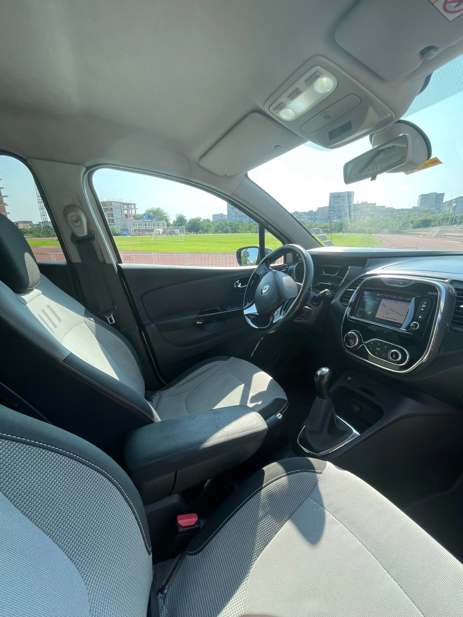 Renault Captur, снимка 14 - Автомобили и джипове - 55335283