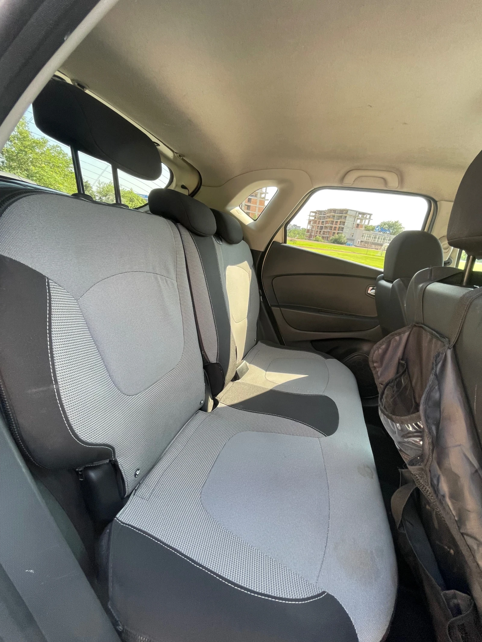 Renault Captur, снимка 11 - Автомобили и джипове - 55335283