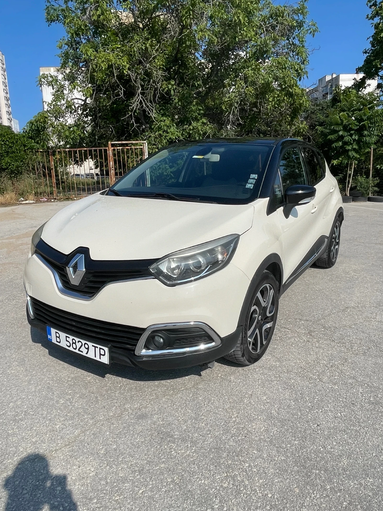 Renault Captur, снимка 3 - Автомобили и джипове - 55335283