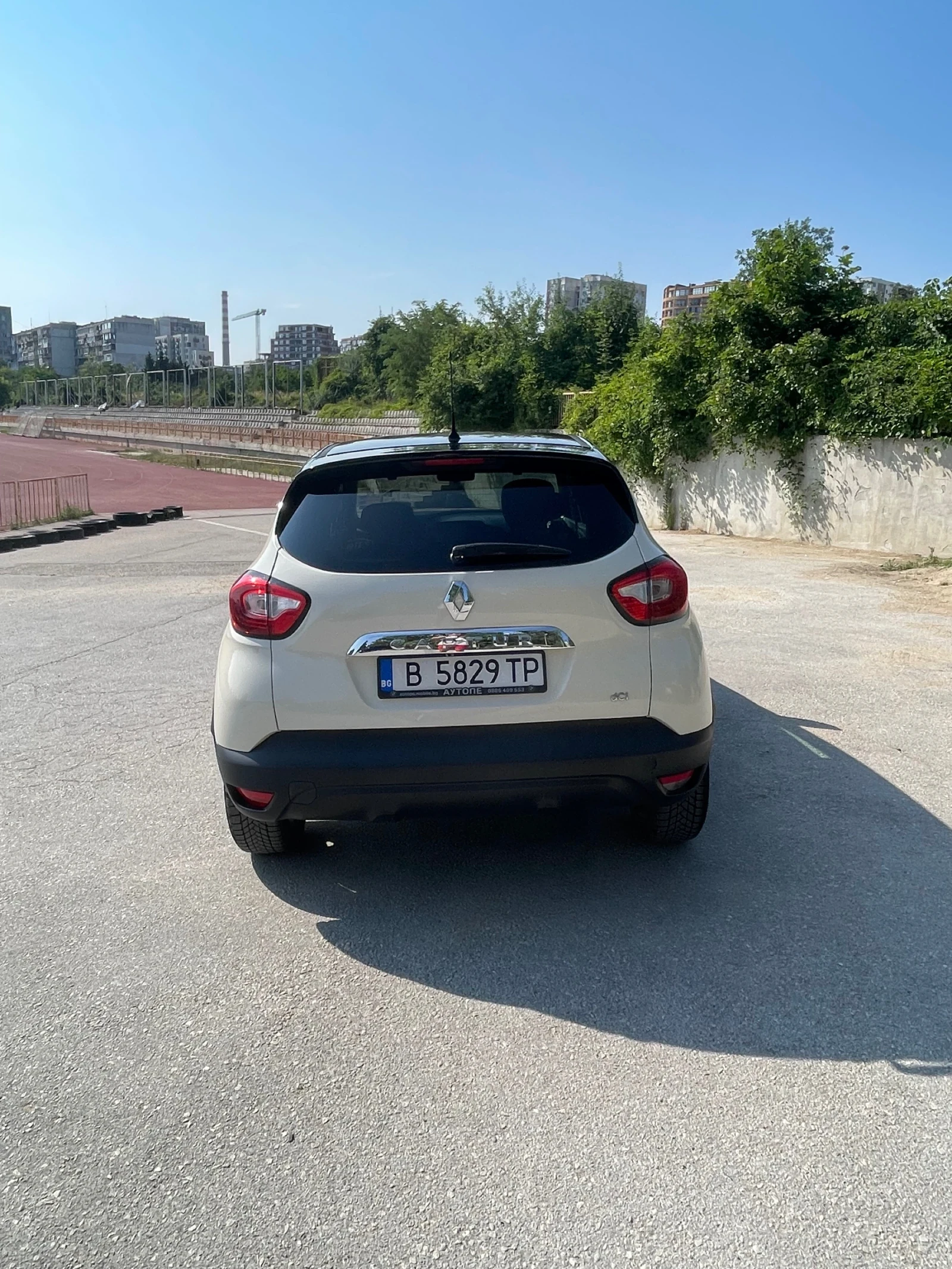 Renault Captur, снимка 5 - Автомобили и джипове - 55335283