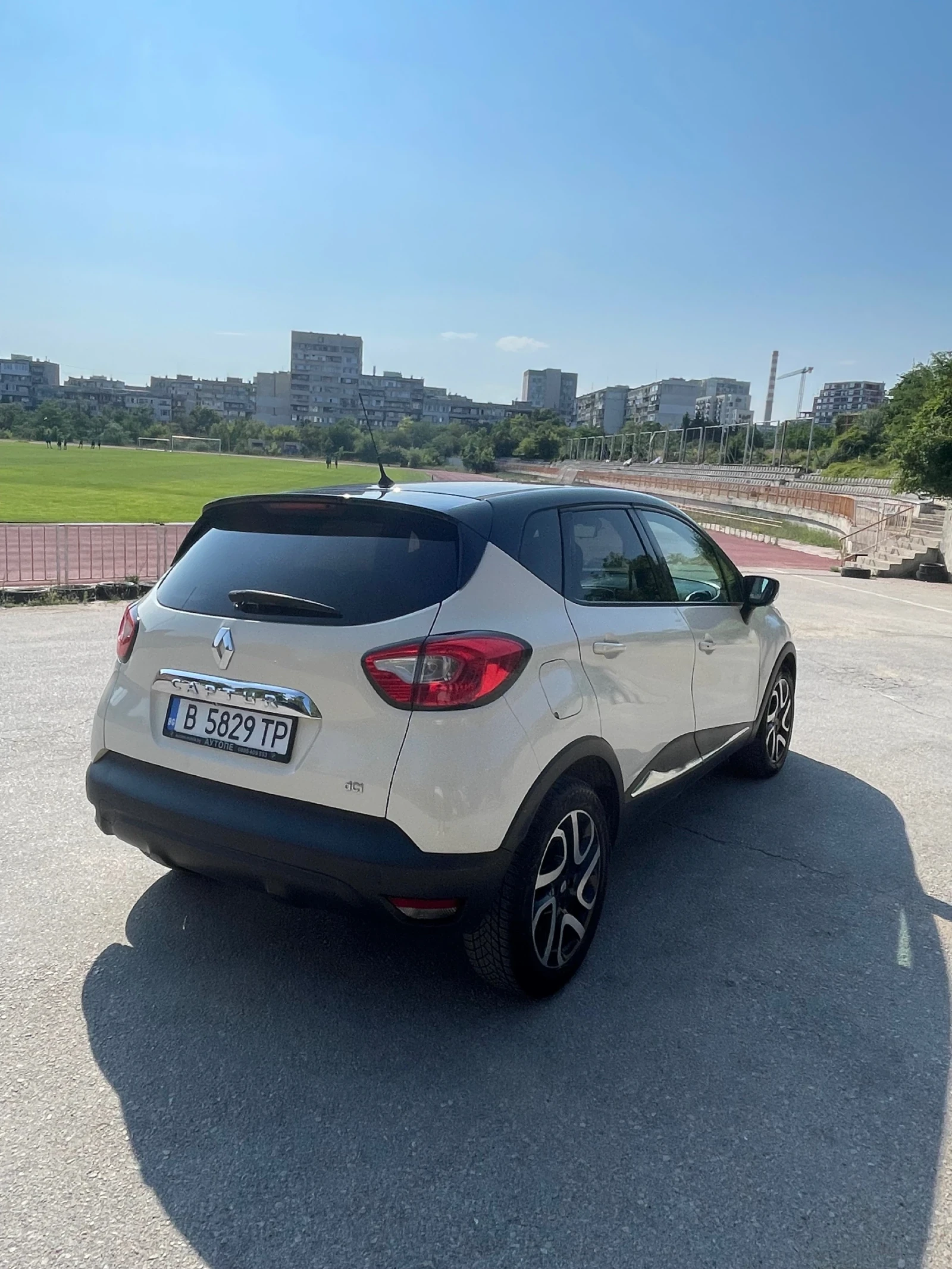 Renault Captur, снимка 6 - Автомобили и джипове - 55335283