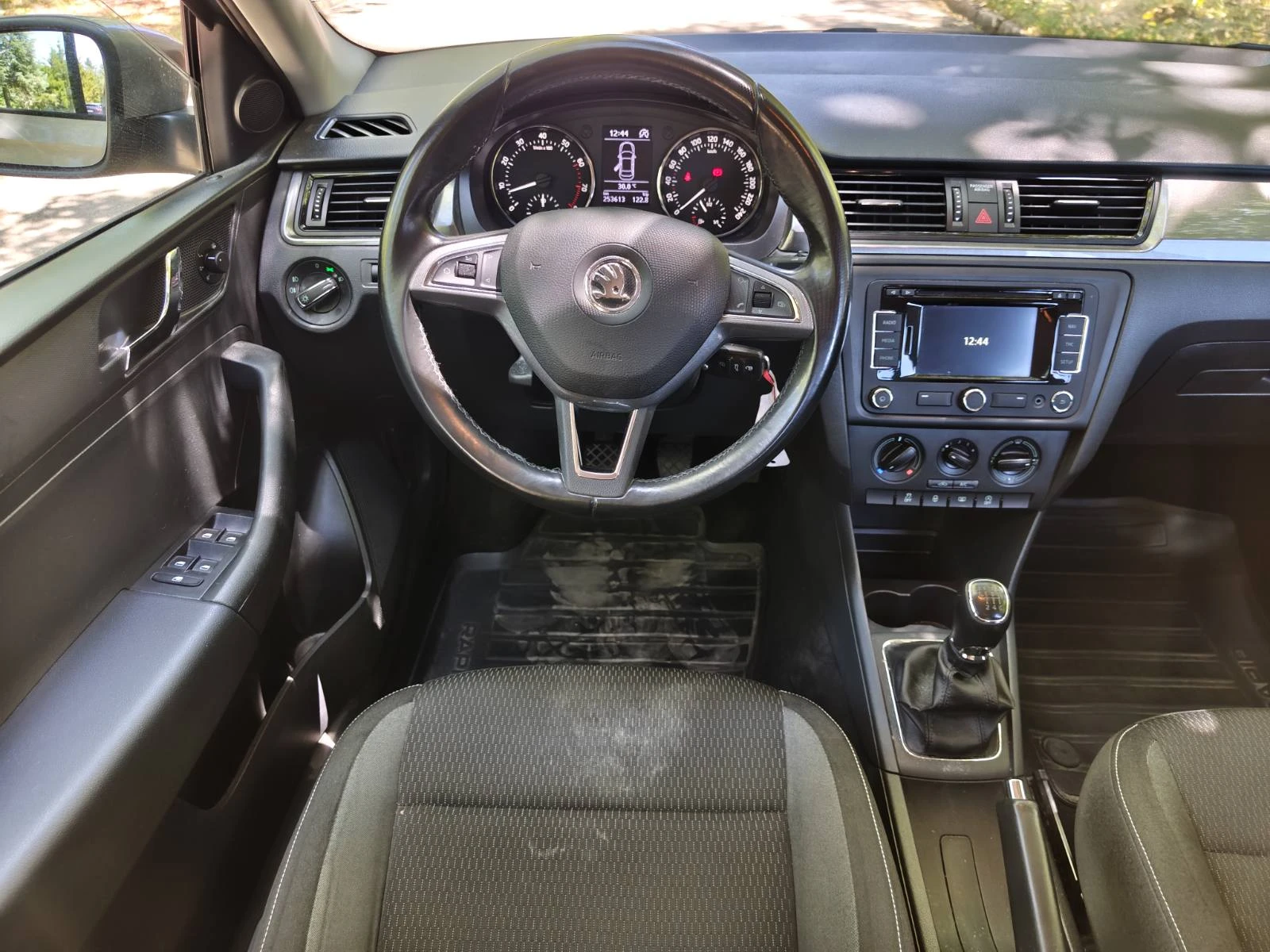 Skoda Rapid ��� ���� �� �������� /6 ��./2014 �./����  | Mobile.bg � ����������� 12