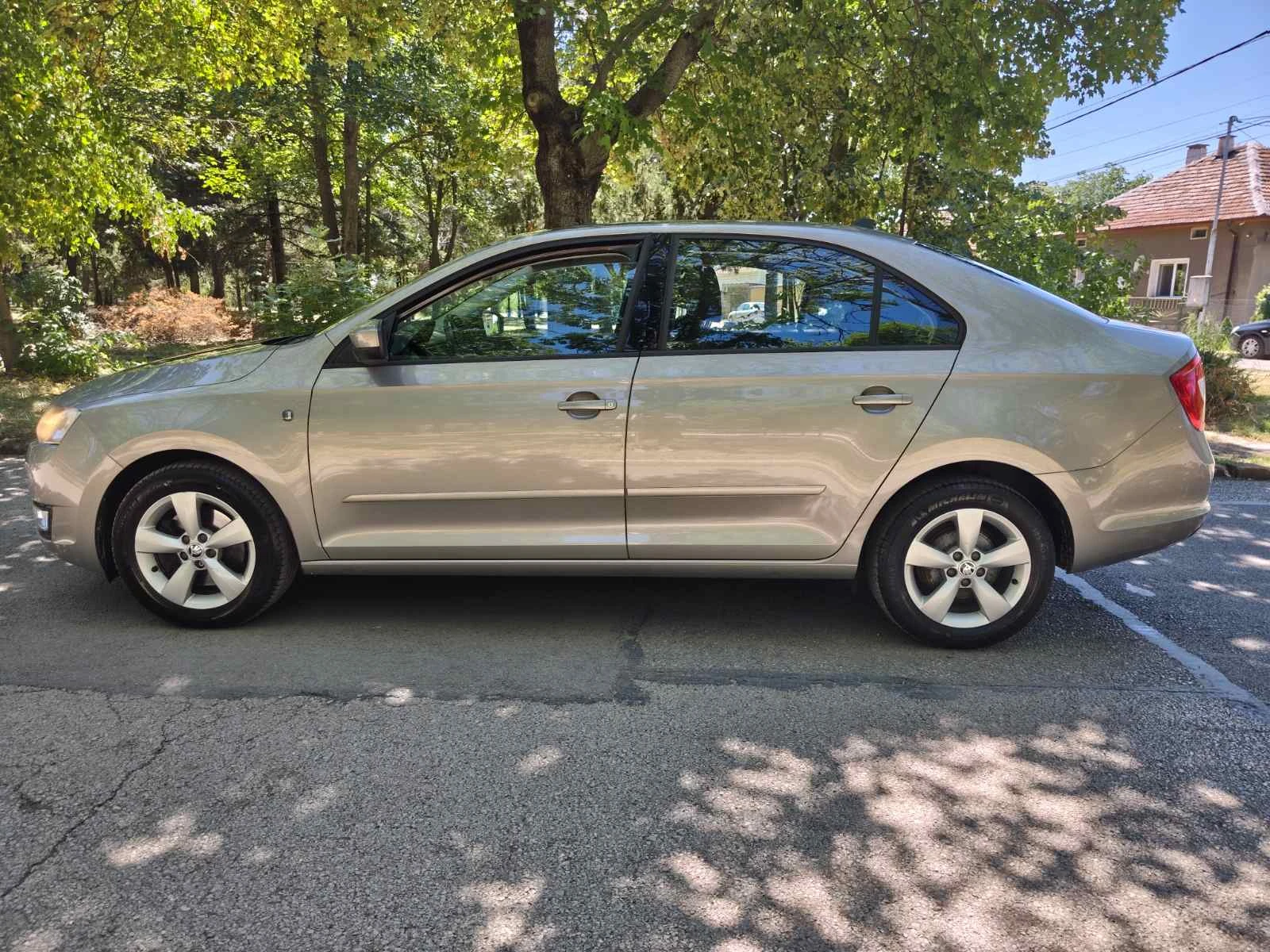 Skoda Rapid ��� ���� �� �������� /6 ��./2014 �./����  | Mobile.bg � ����������� 9