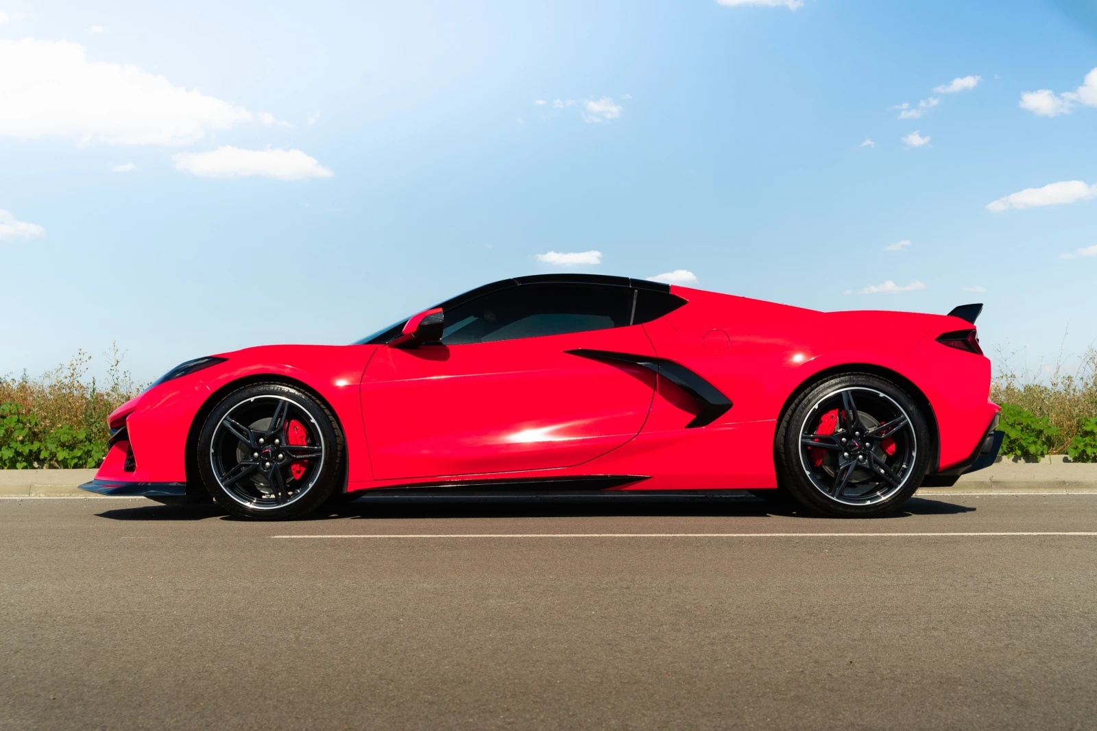 Chevrolet Corvette C8* Stingray* 2LT* Bose* HUD* PPF* Gloss Red* КАСК, снимка 8 - Автомобили и джипове - 55619522