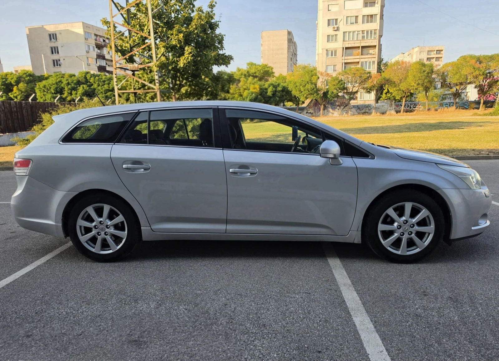 Toyota Avensis, снимка 5 - Автомобили и джипове - 55959489