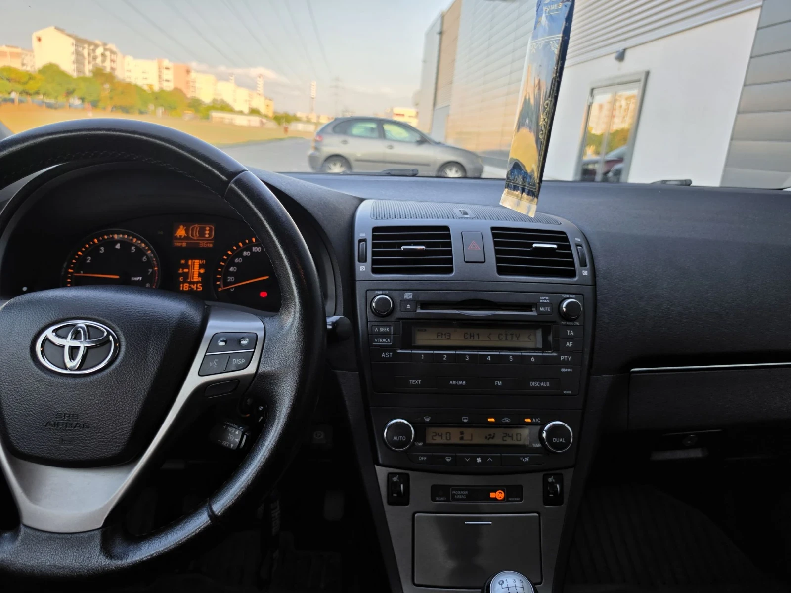 Toyota Avensis, снимка 9 - Автомобили и джипове - 55959489