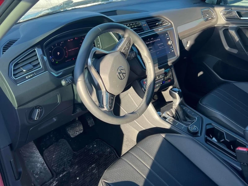 VW Tiguan Comfortline  CARFAX, снимка 5 - Автомобили и джипове - 53285282