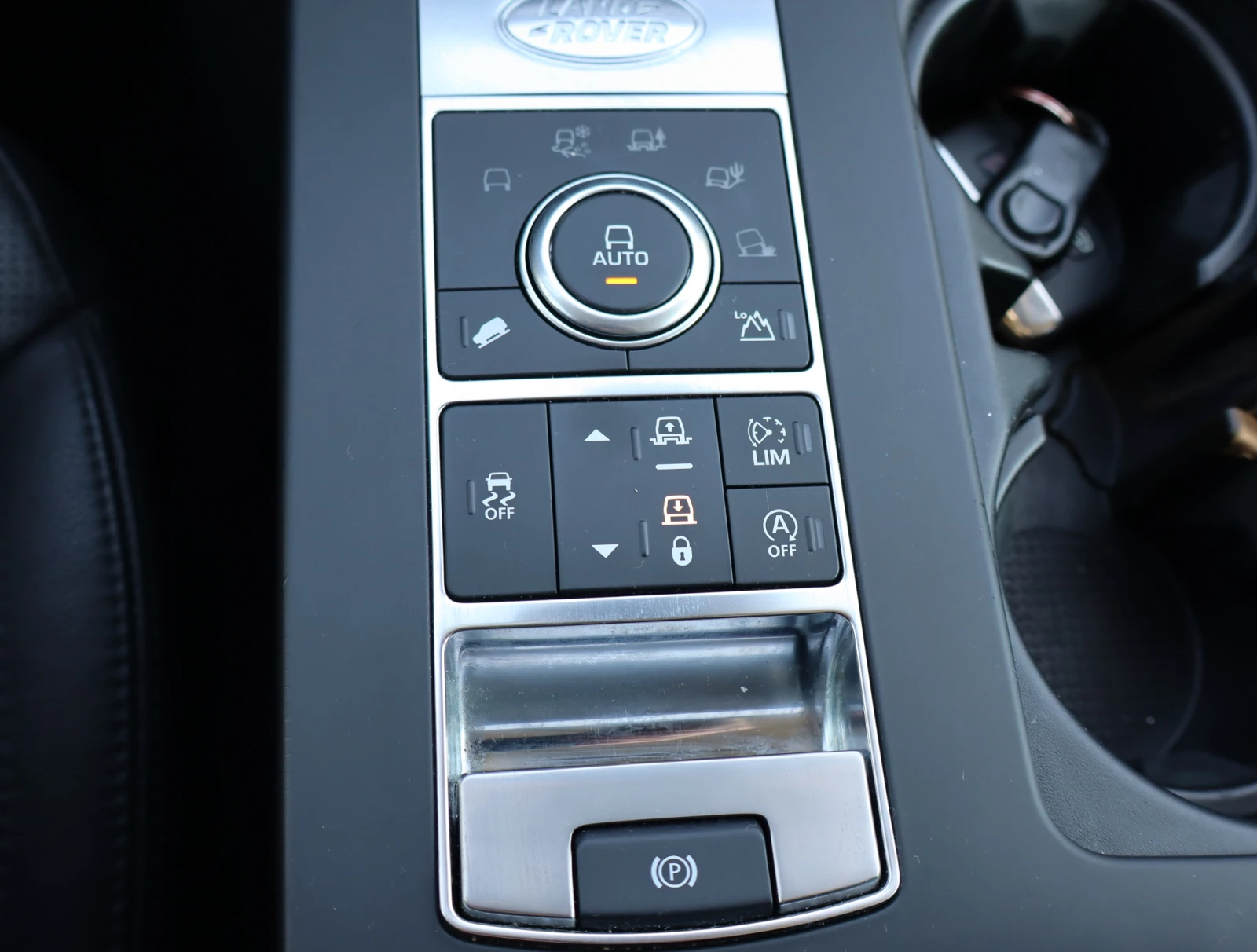 Land Rover Discovery 2.0d/240k.c./8AT/6+ 1 | Mobile.bg   16