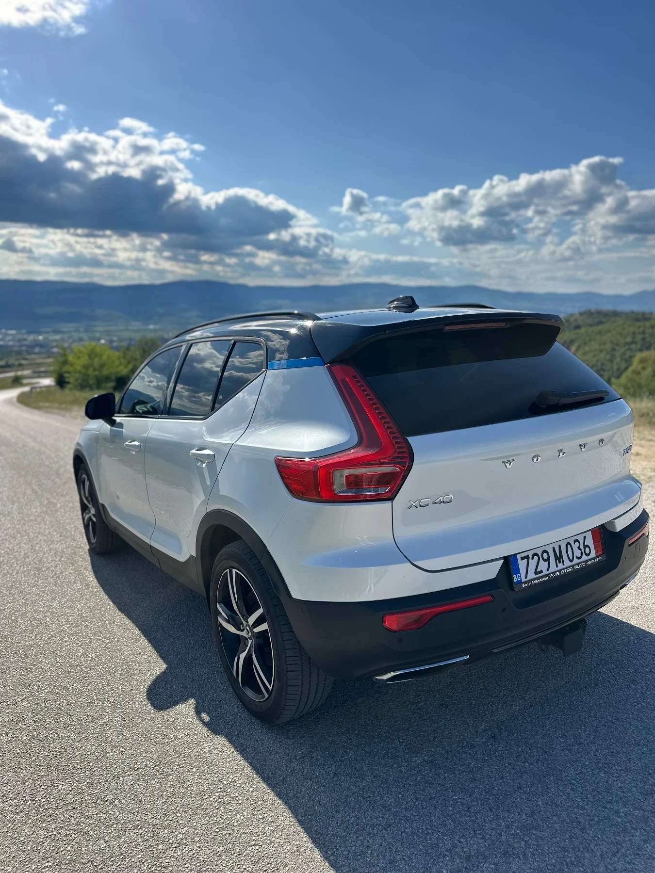 Volvo XC40 R-Design T5 * 360 * FULL LED*  - изображение 4