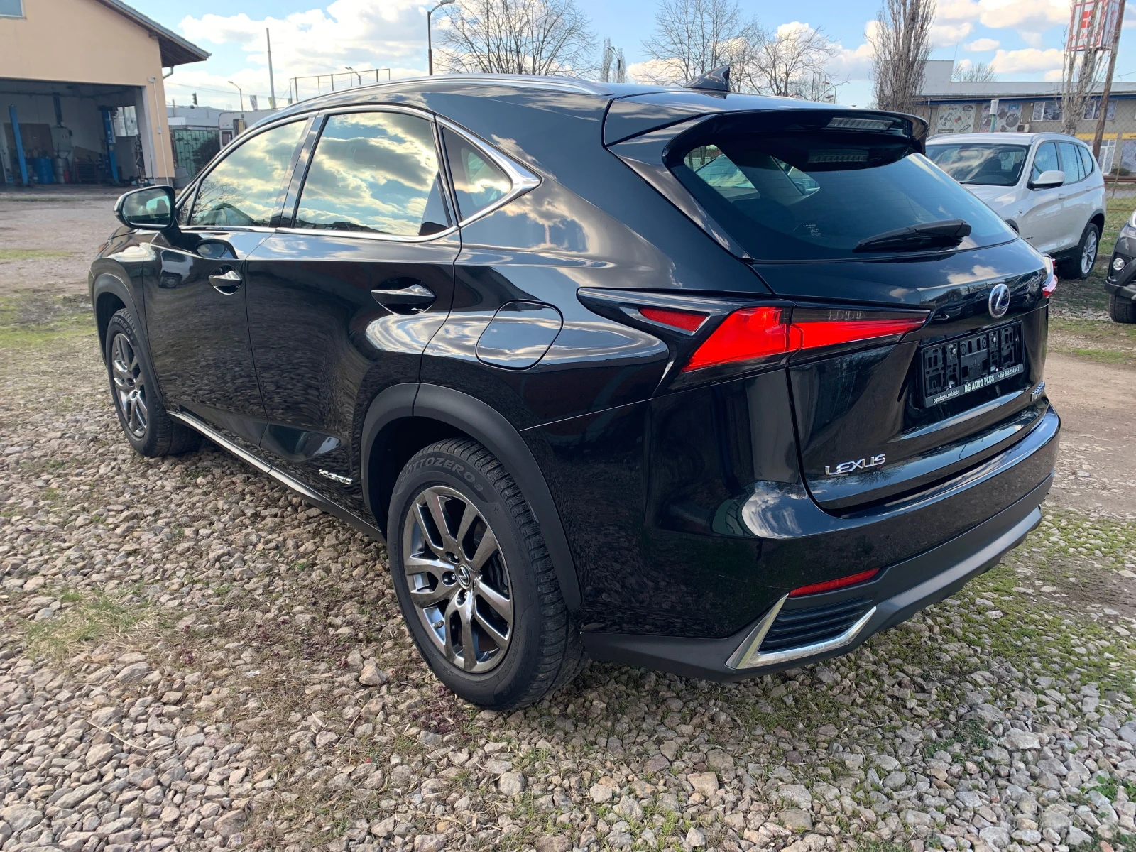 Lexus NX 300h-Пълна ГАРАНЦИЯ - изображение 7