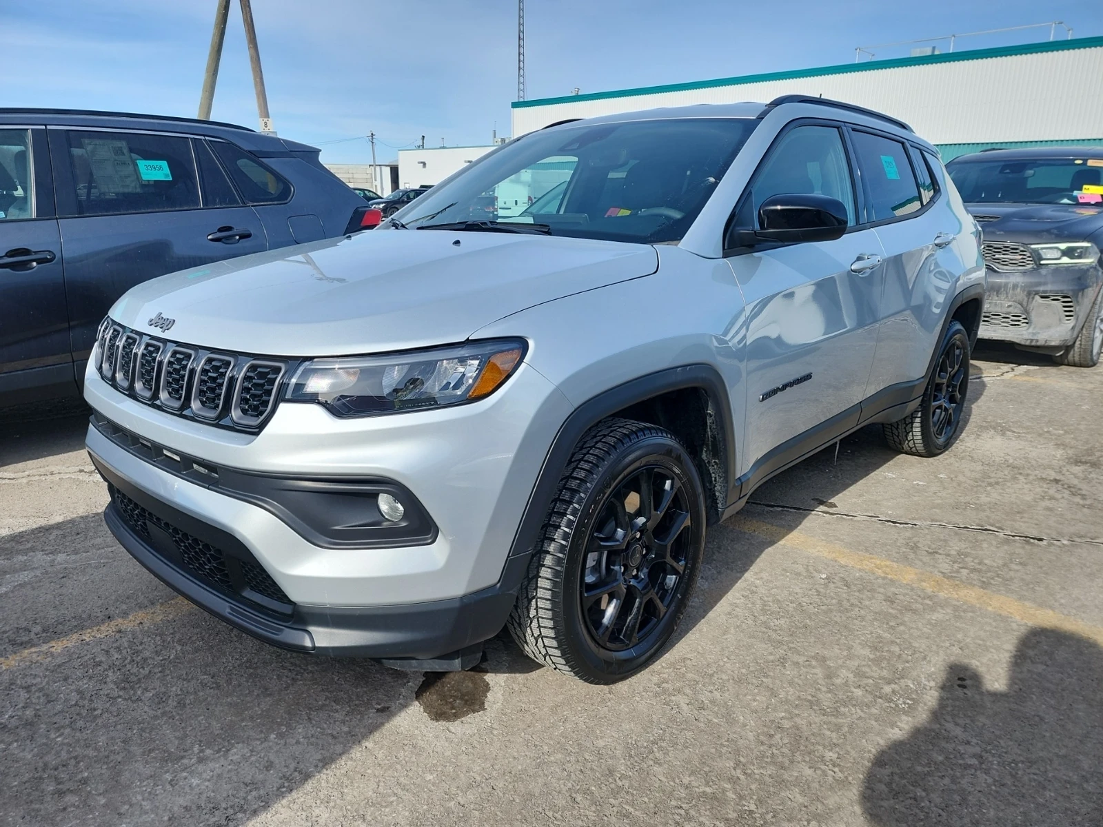 Jeep Compass 2L 4cyl 4WD - изображение 2