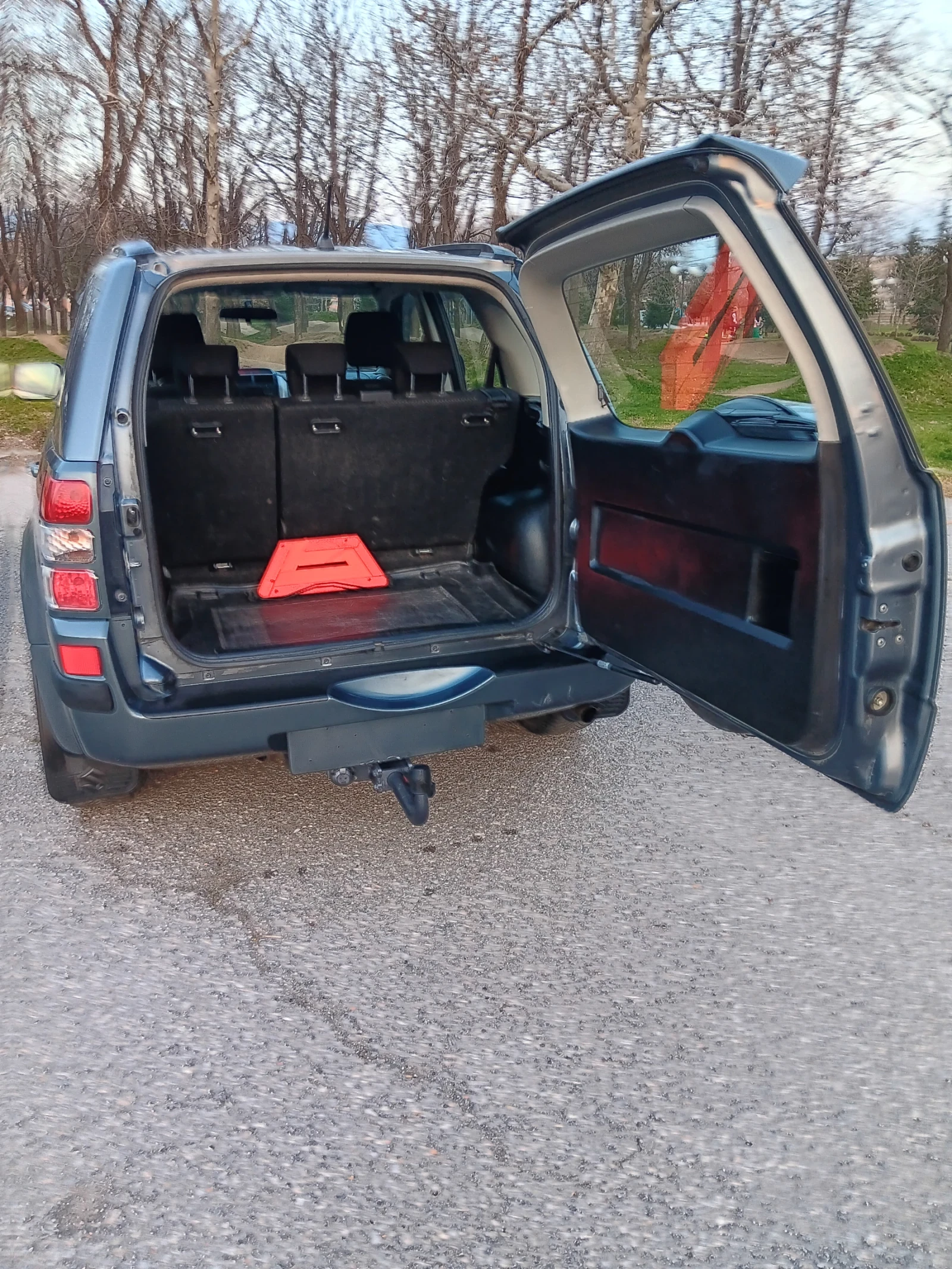 Suzuki Grand vitara 2.0 БЕНЗИН 140к.с.-4x4-БЪРЗИ-БАВНИ-БЛОКАЖ-ТЕГЛИЧ !, снимка 12 - Автомобили и джипове - 53697977