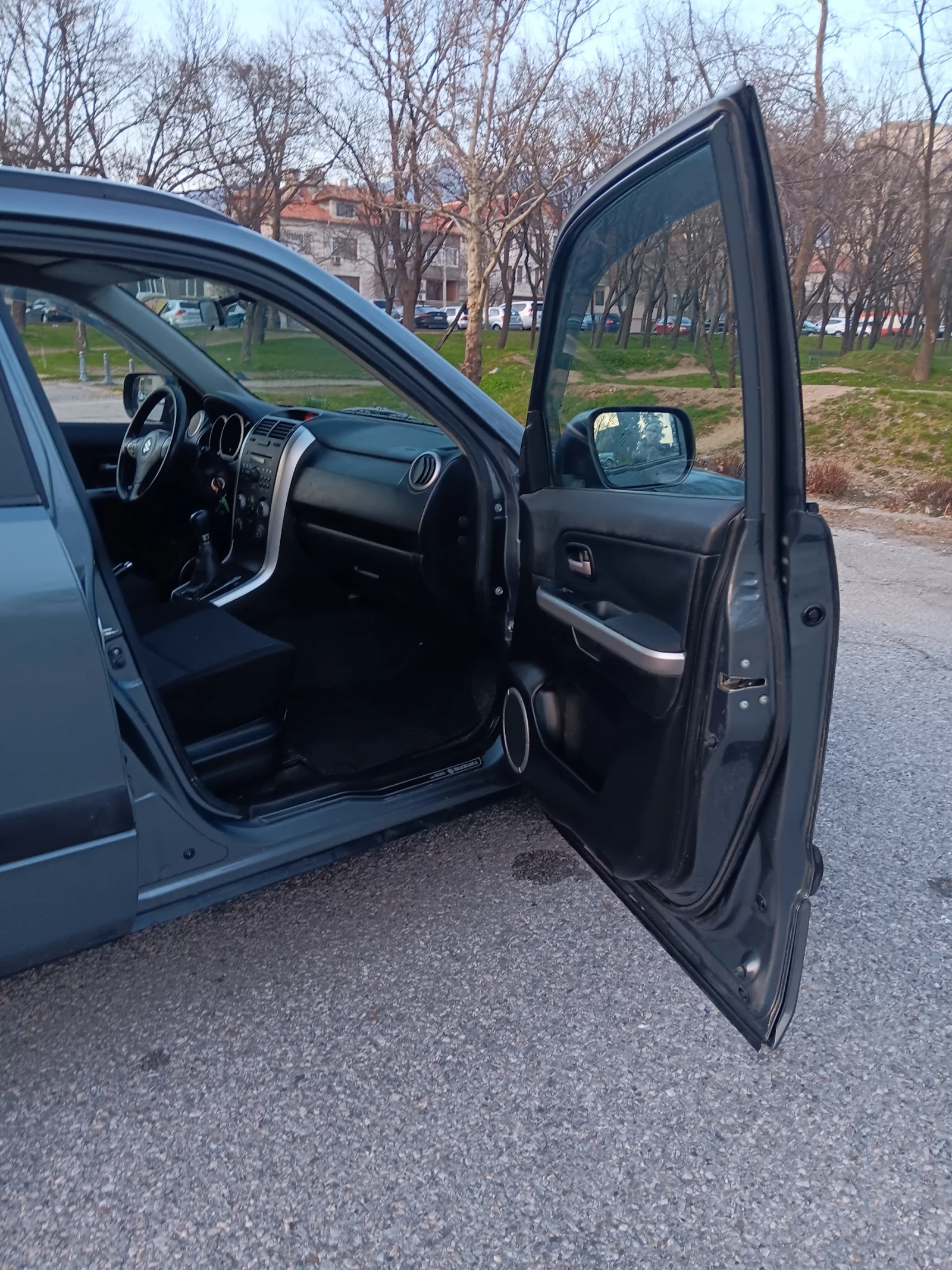 Suzuki Grand vitara 2.0 БЕНЗИН 140к.с.-4x4-БЪРЗИ-БАВНИ-БЛОКАЖ-ТЕГЛИЧ !, снимка 9 - Автомобили и джипове - 53697977