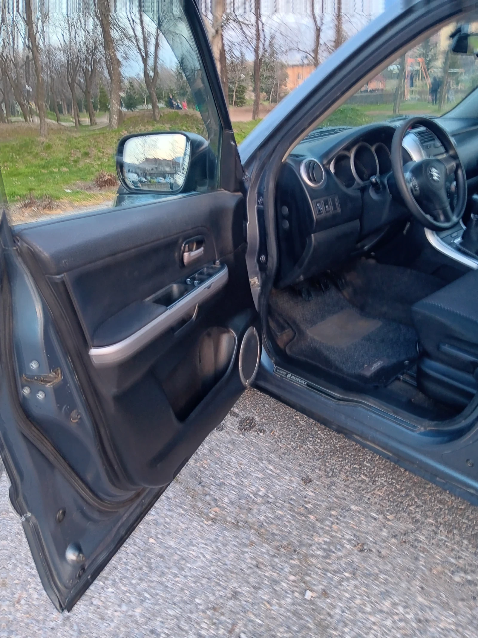 Suzuki Grand vitara 2.0 БЕНЗИН 140к.с.-4x4-БЪРЗИ-БАВНИ-БЛОКАЖ-ТЕГЛИЧ !, снимка 8 - Автомобили и джипове - 53697977