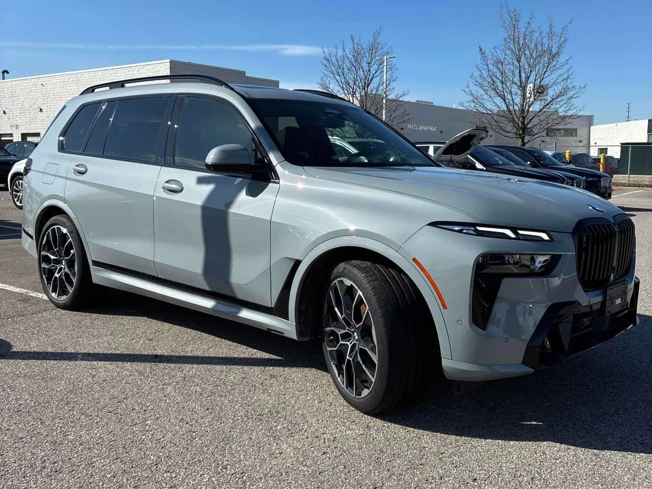 BMW X7 xDrive40i/HARMAN KARDON/HUD/360/ДИСТРОНИК/OT BMW, снимка 4 - Автомобили и джипове - 54008108