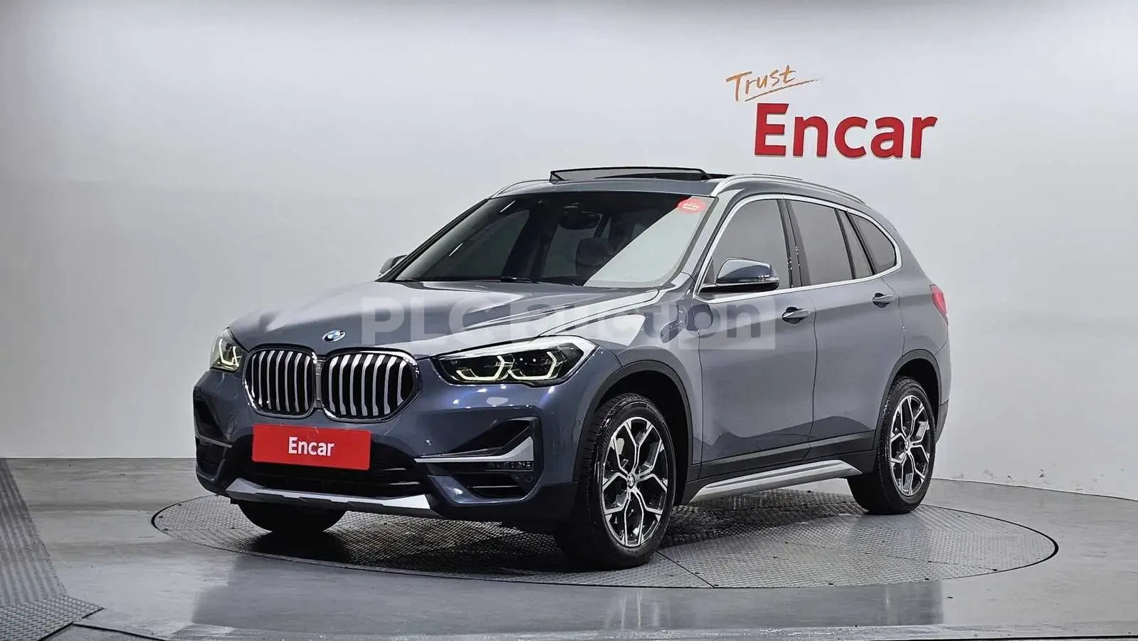 BMW X1 ПОДГРЕВИ * ПАНО * HEAD-UP * KEYLESS