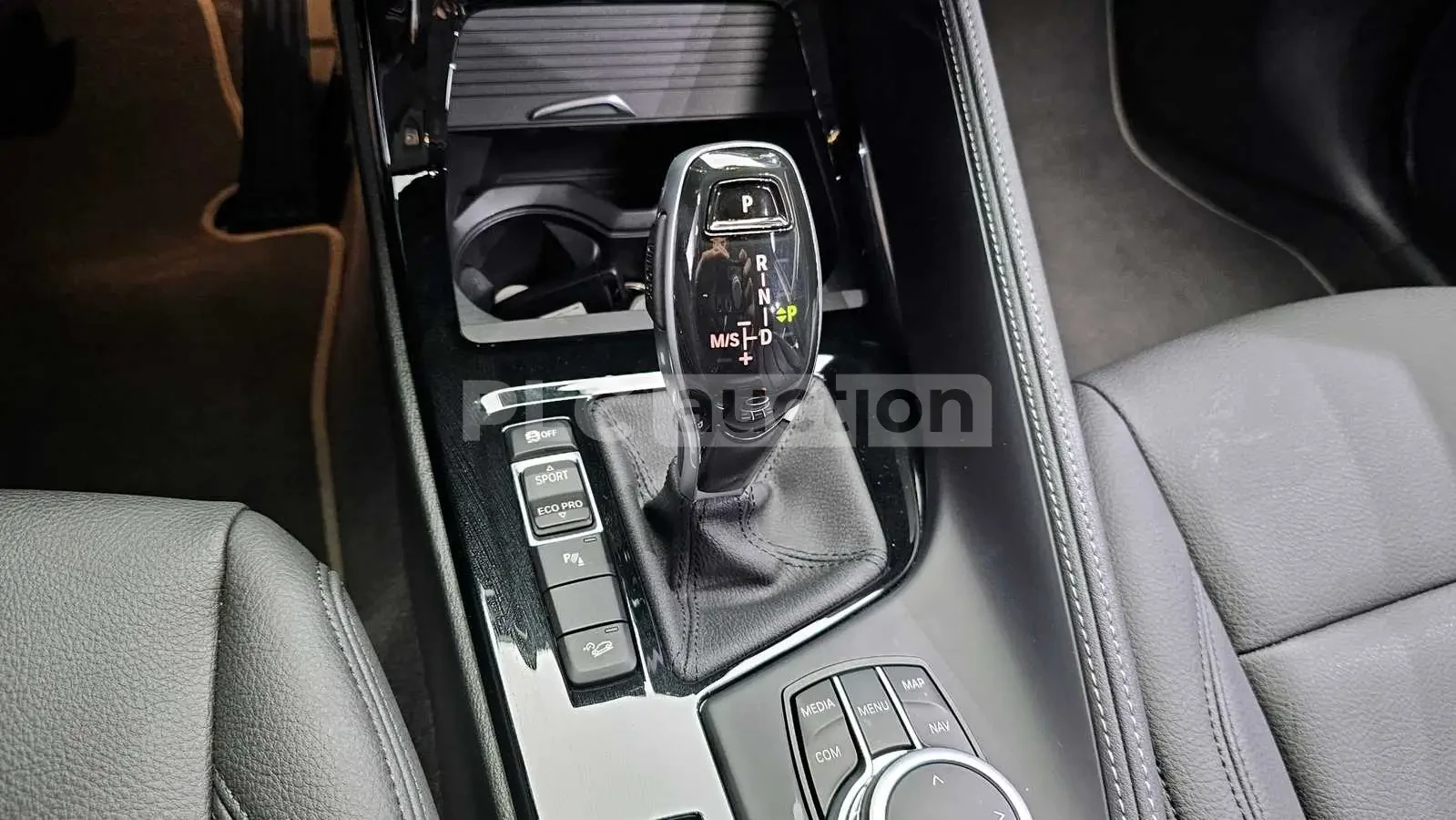 BMW X1 ПОДГРЕВИ * ПАНО * HEAD-UP * KEYLESS, снимка 13 - Автомобили и джипове - 54566904