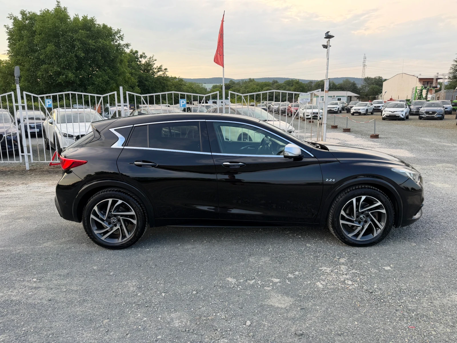 Infiniti Q30 PREMIUM / 2.2 - 170 / AWD / 360 КАМЕРА / ЕВРО6, снимка 3 - Автомобили и джипове - 54804509