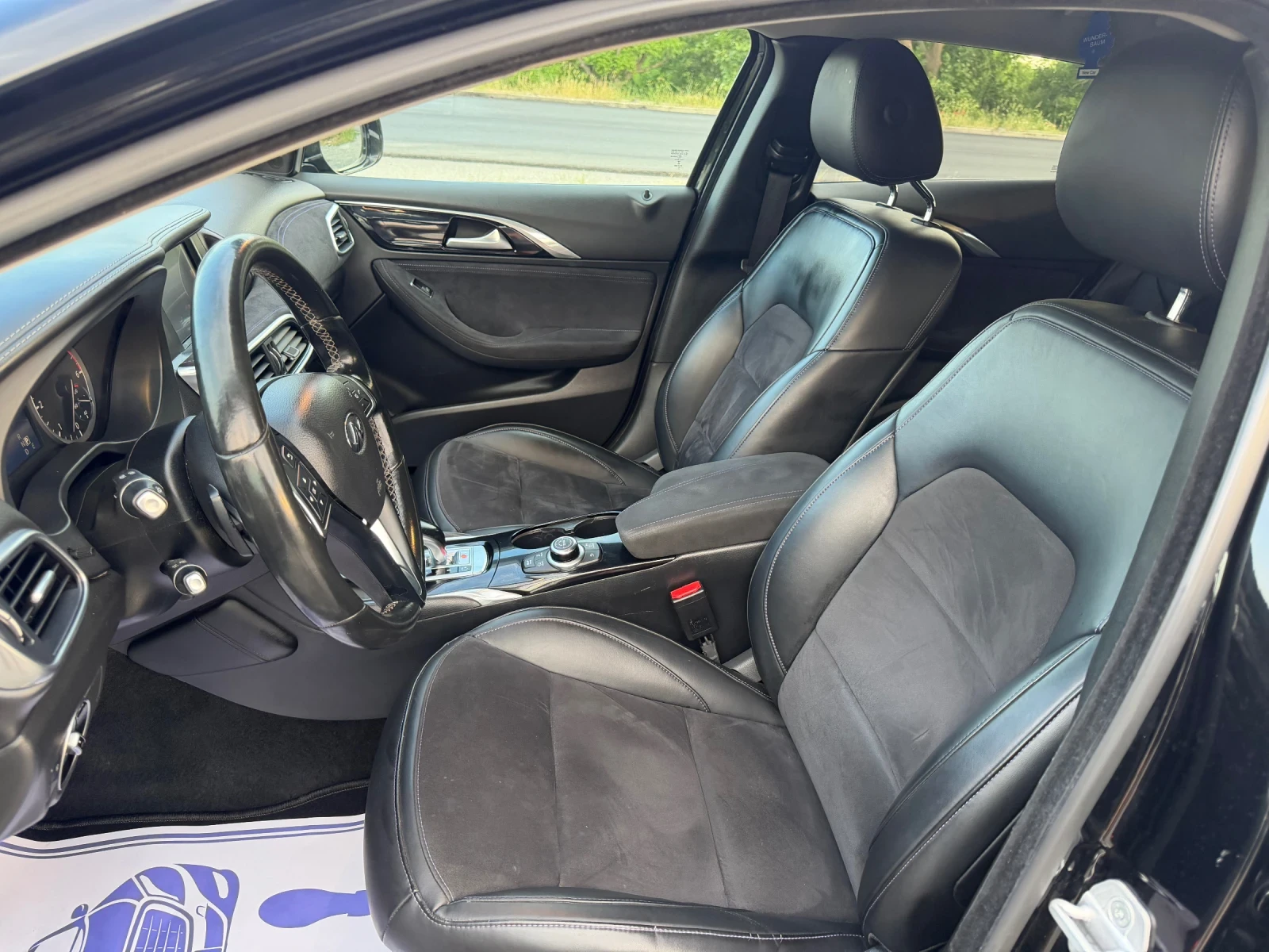 Infiniti Q30 PREMIUM / 2.2 - 170 / AWD / 360 КАМЕРА / ЕВРО6, снимка 13 - Автомобили и джипове - 54804509