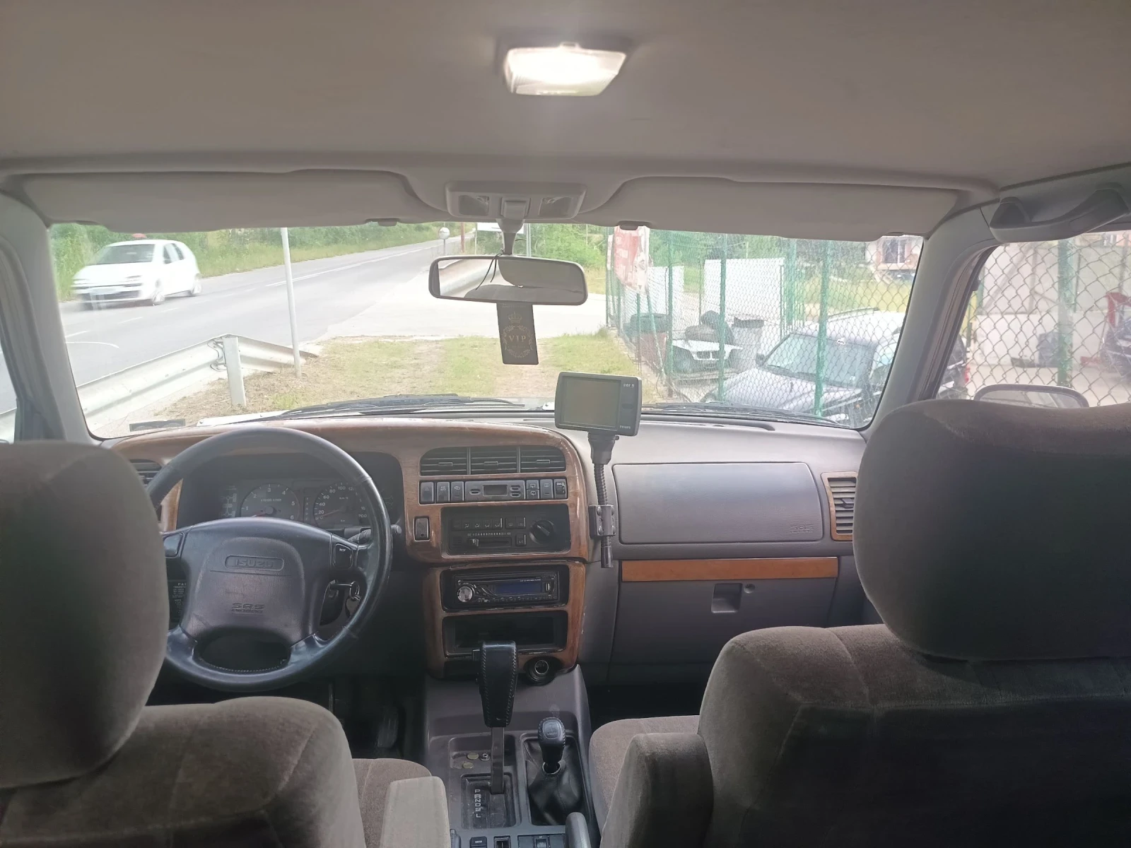 Isuzu Trooper, снимка 7 - Автомобили и джипове - 54868294