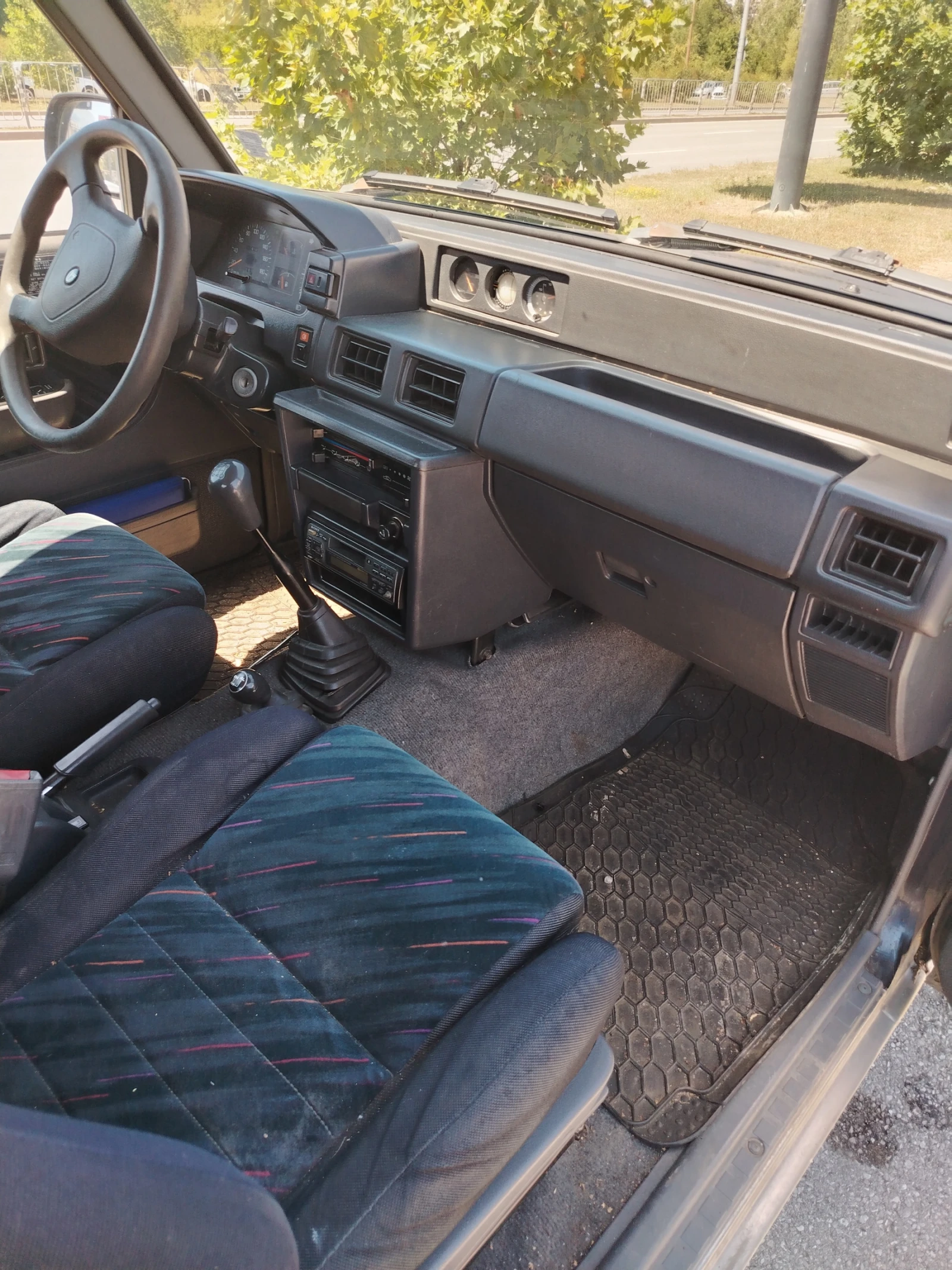 Daihatsu Feroza, снимка 5 - Автомобили и джипове - 55991938